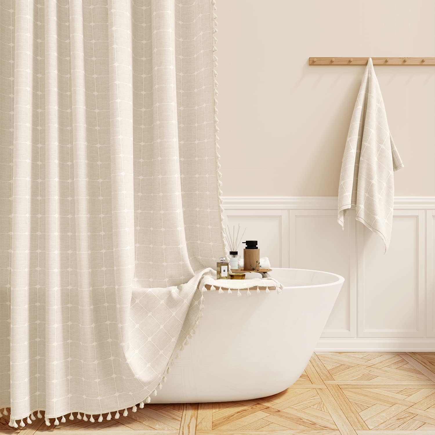 BTTN 122 x 182cm Boho Farmhouse Shower Curtain, Narrow Stall Plaid Fabric Tassel Shower Curtain Set with 8 Hooks, Chic and Rustic, Checkered Vintage