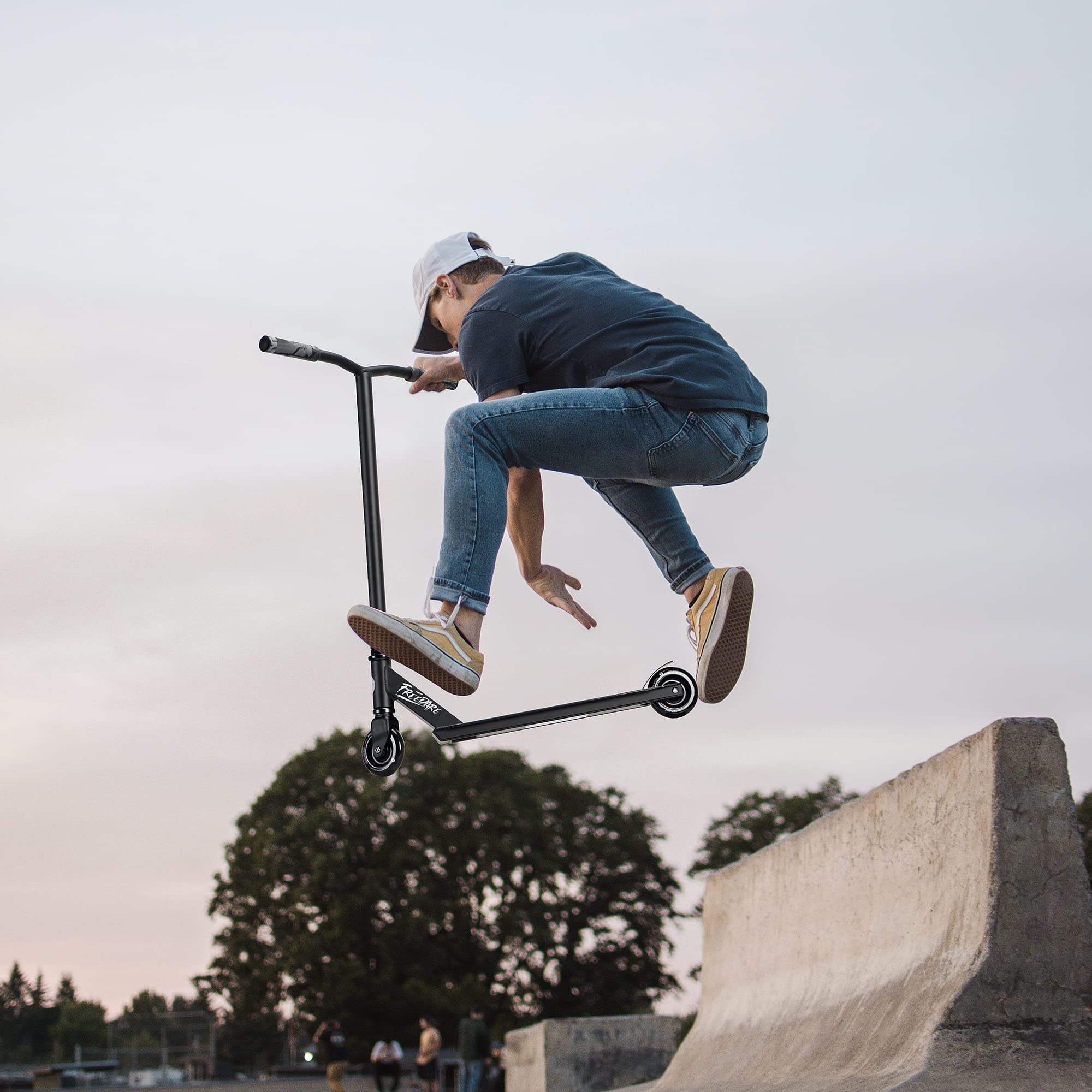 FREEDARE Pro Stunt Scooter Complete Trick Scooter for Kids 8 Years and Up, Teens, Adults, Boys and Girls Freestyle Street Scooter for Intermediate and