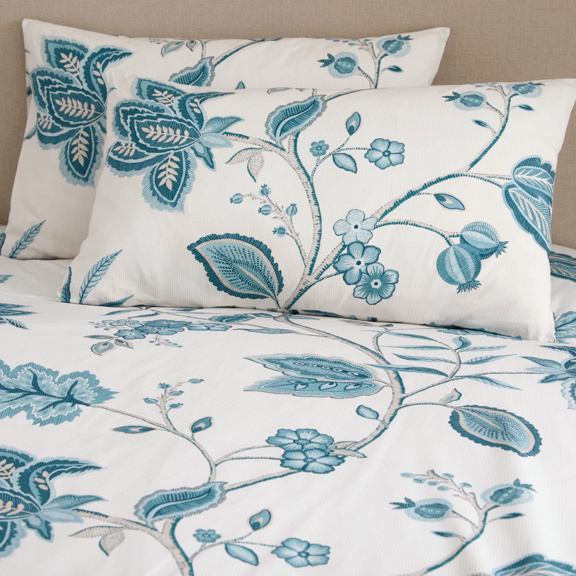 Dreams & Drapes Design - Samira - Reversible Duvet Cover Set - Super-King Bed Size in Teal