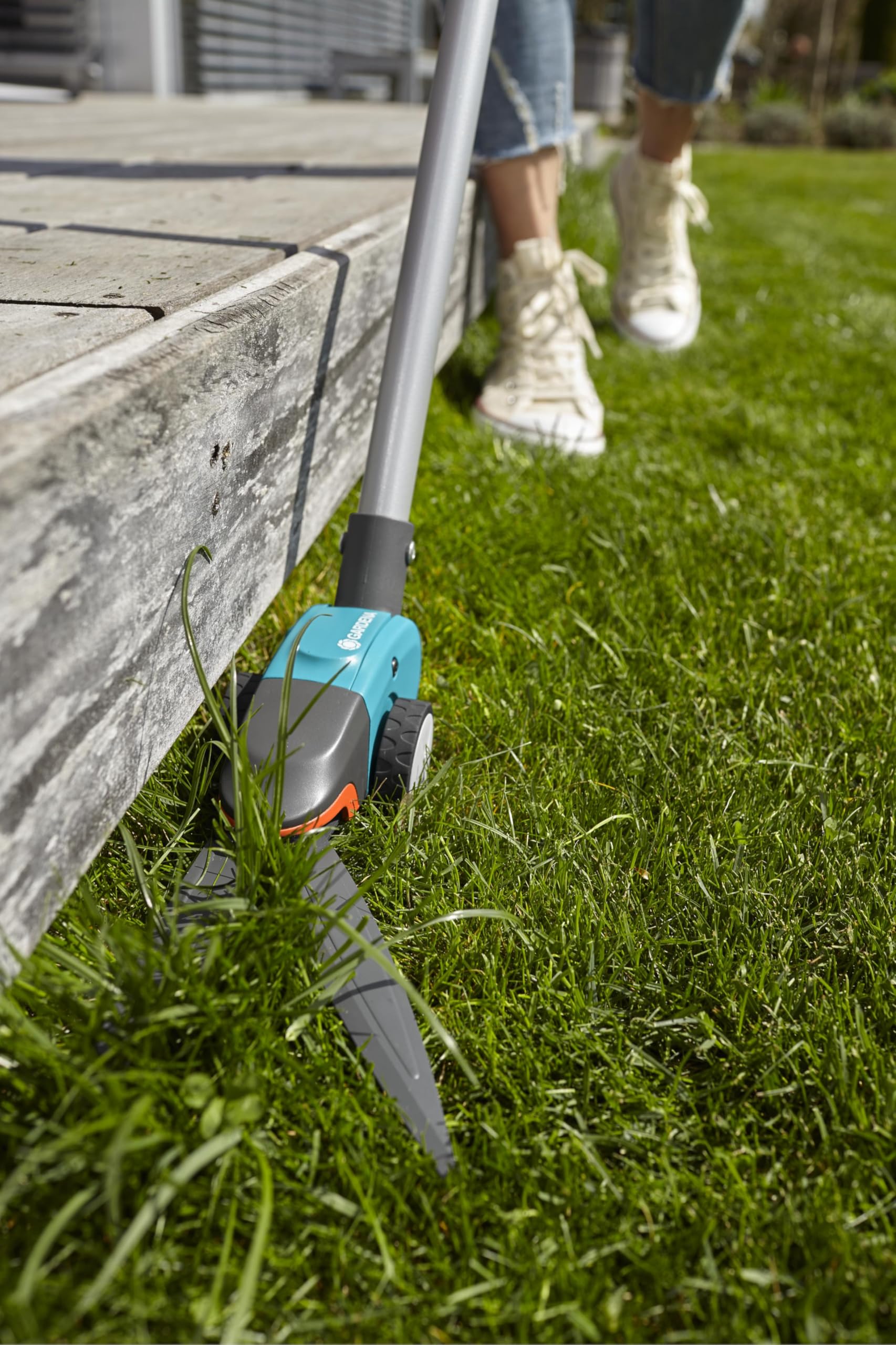 Gardena Comfort Grass Shears, Long-Handled: Grass Shears with Handle, spares The Back, Convenient Grip (12100-20)