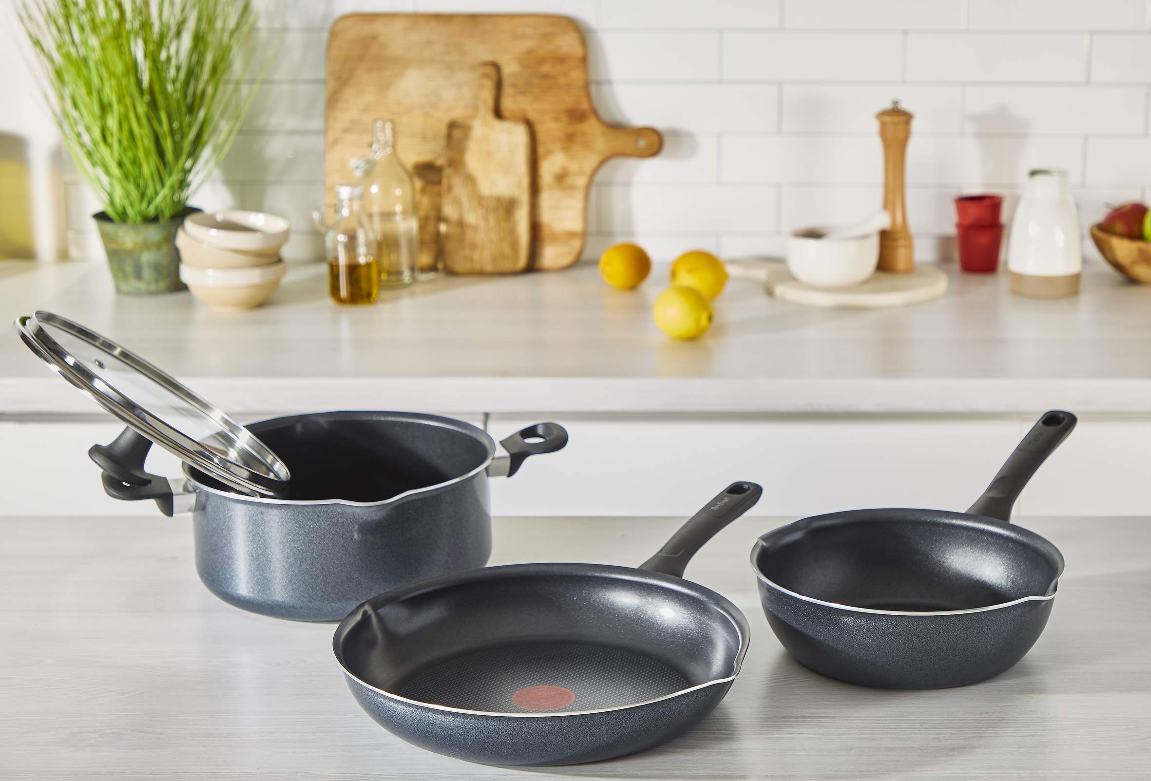 Tefal Day by Day On 24 cm Frying Pan, Non Stick, Aluminium, Black, All hobs Compatible excluding Induction, B56404AZ