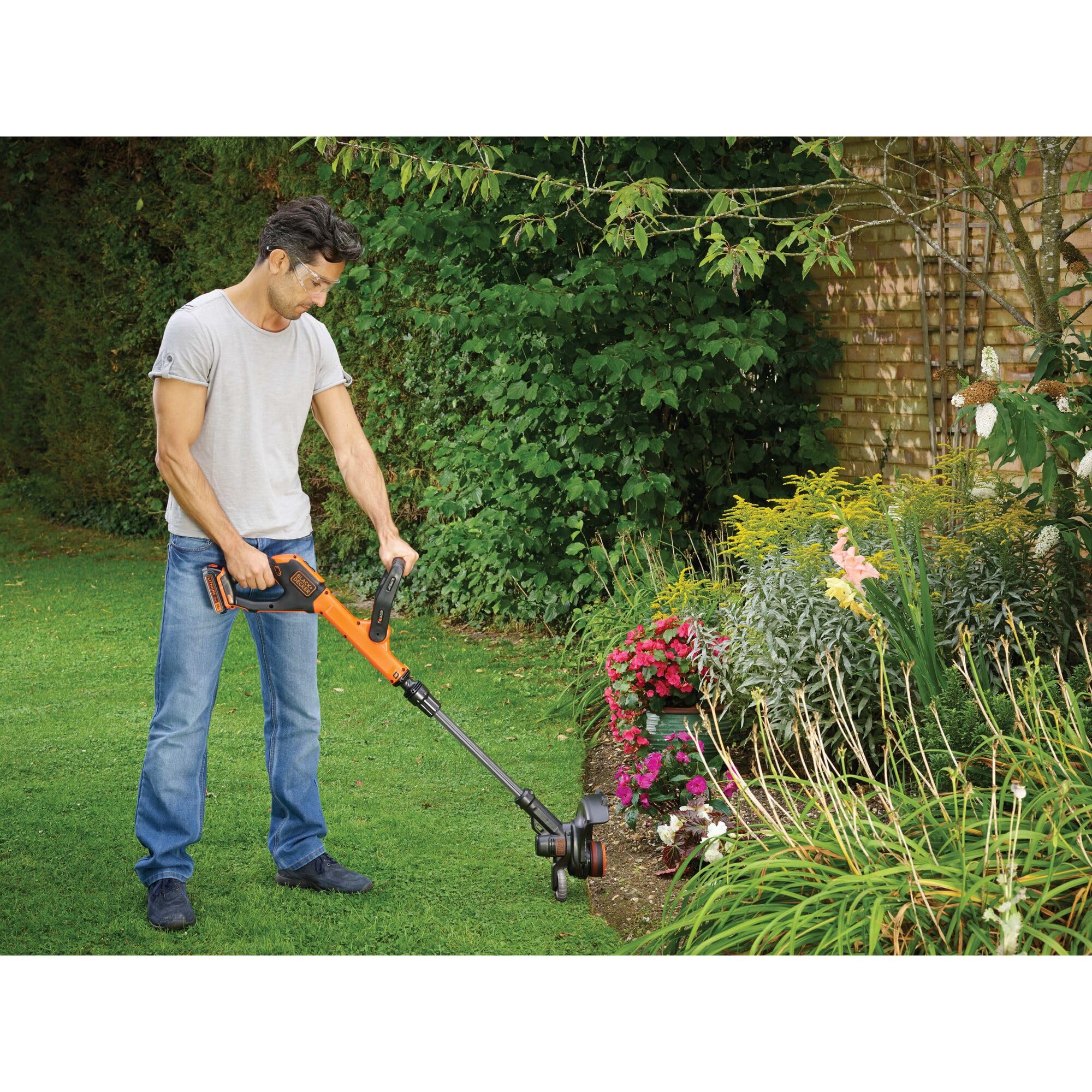 BLACK+DECKER Grass String Trimmer, 18V, Cordless, 28cm Cutting Width with Automatic Single line Feed, 18V Battery is not Included, STC1820PC-XJ