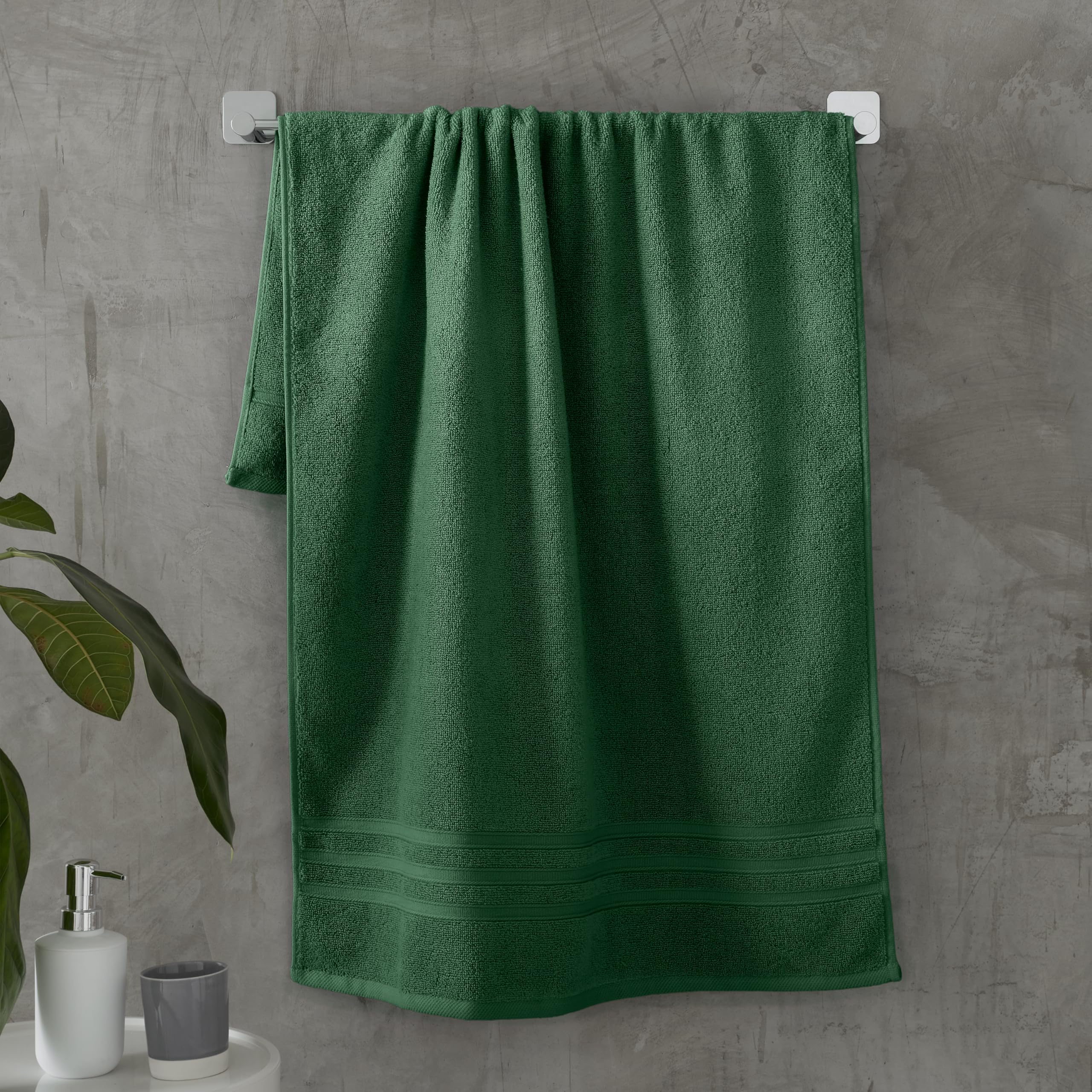 Catherine Lansfield Zero Twist Cotton 70x120cm Bath Towel Dark Green
