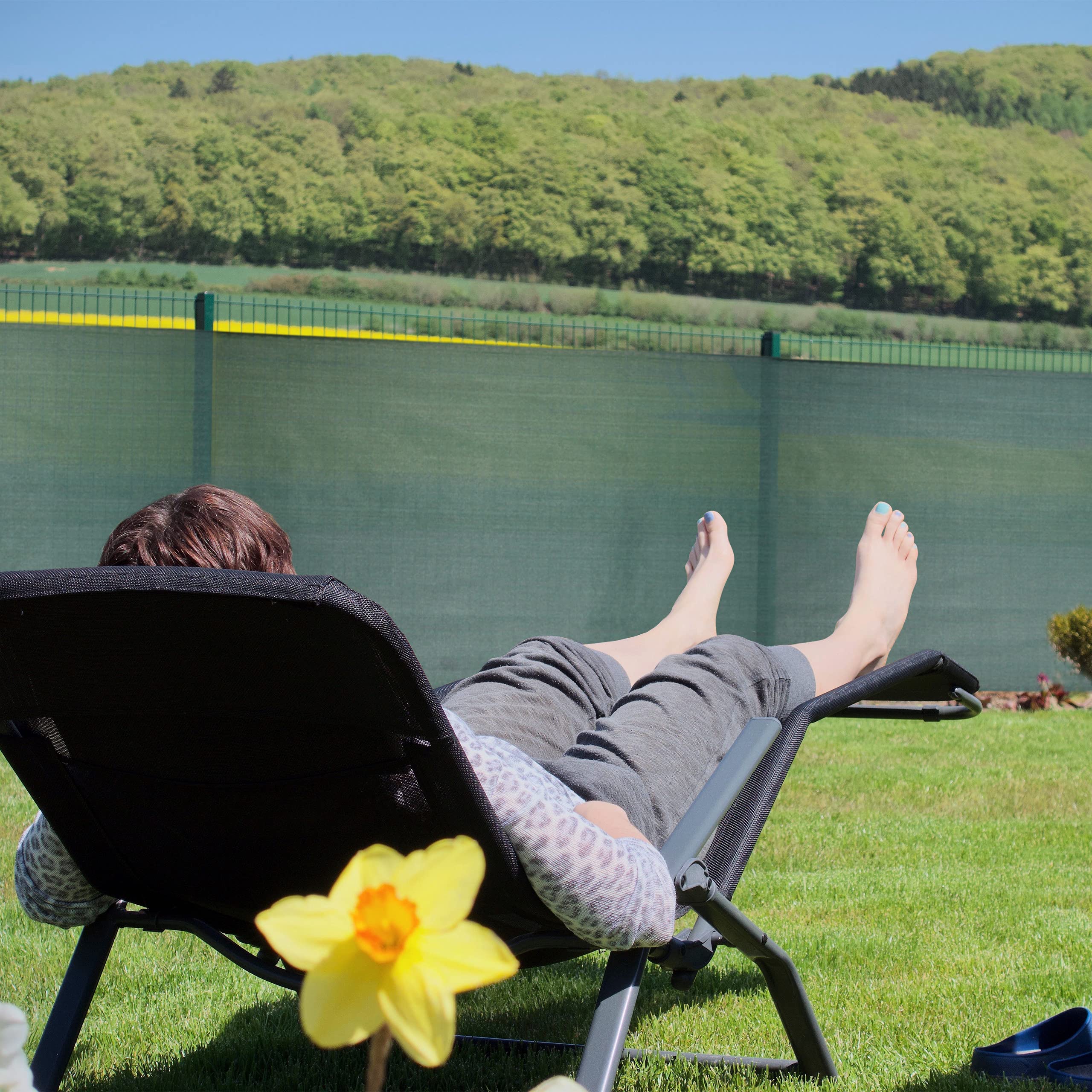 Relaxdays Fence Netting, Privacy Shield For Fences & Railing, HDPE Net, UV-resistant, Weatherproof, 1x15m, Green