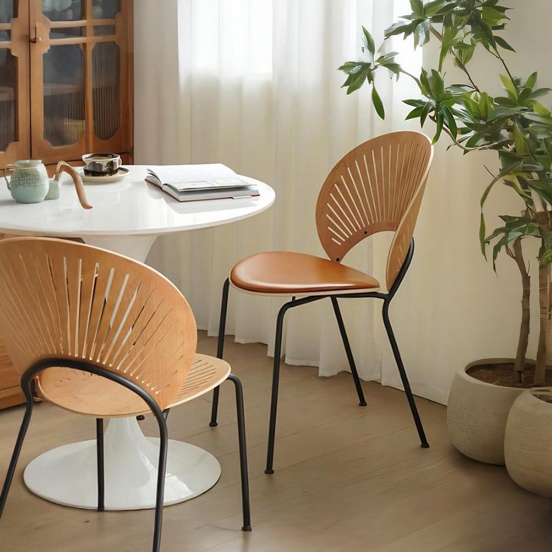 A Set of 2 Conker Dining Chair, Solid Wood