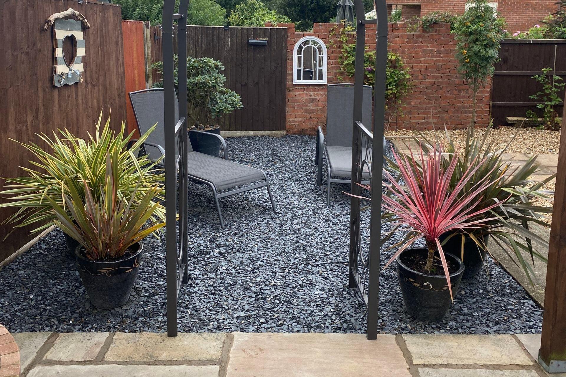 20mm Blue Slate Chippings