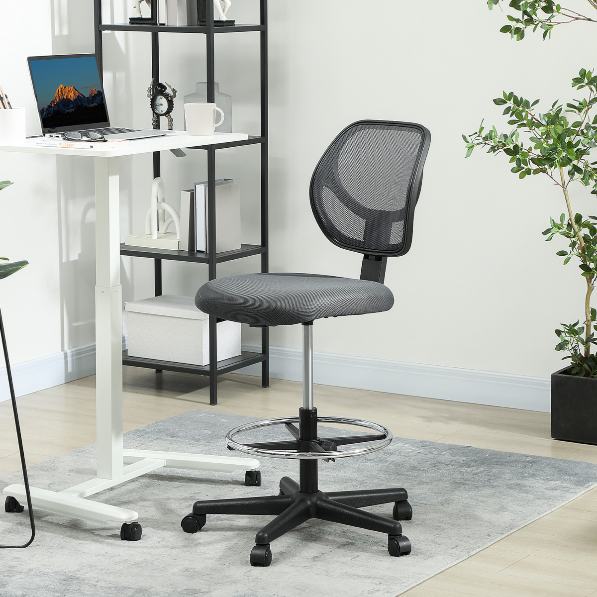 Vinsetto Swivel Mesh Office Chair w/ Adjustable Footrest Ring