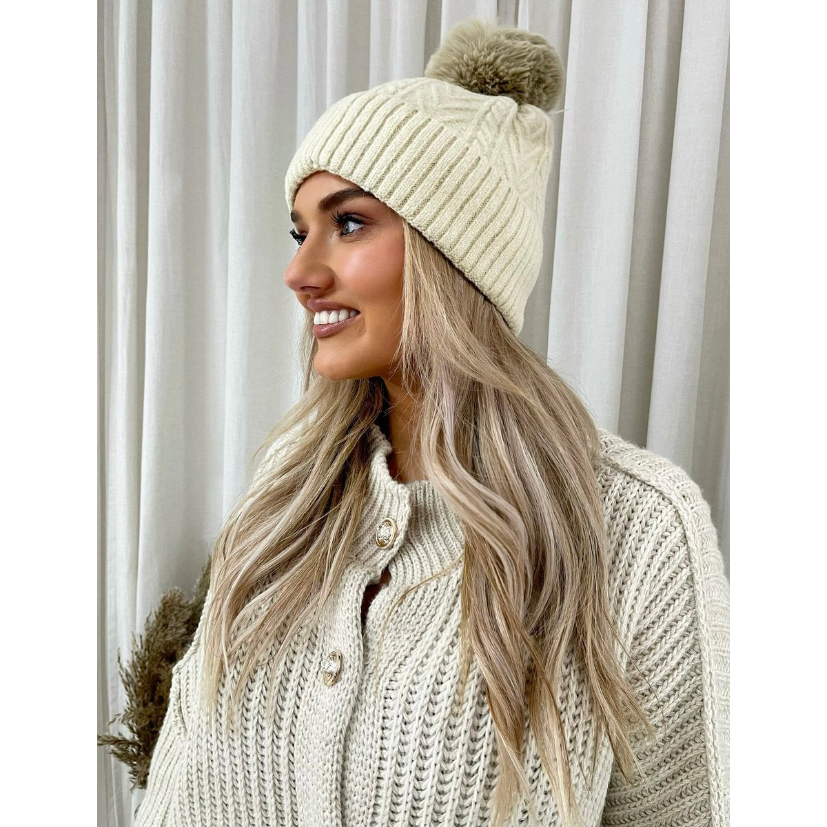 Chunky Knit Fur Pom Beanie Hat