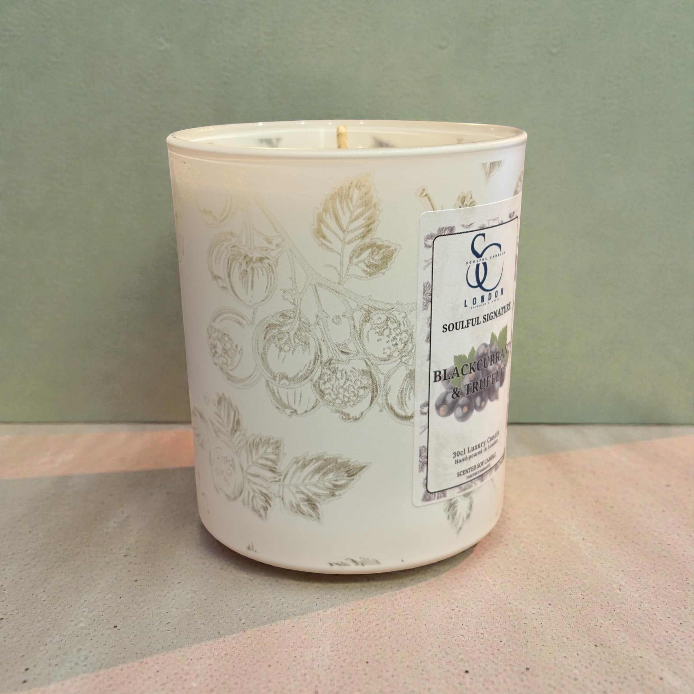 Blackcurrant & Truffle – Luxury Soy Candle (30cl)