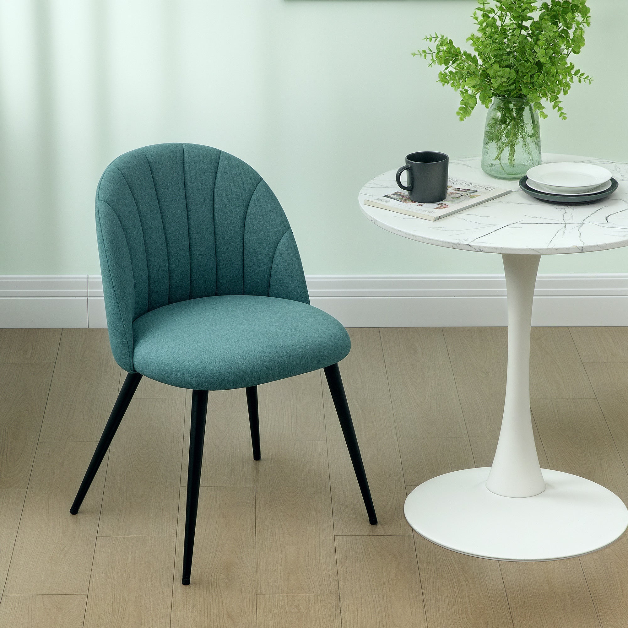 HOMCOM Set of 2 Dining Chairs with Shell Backrest and Padded Seat