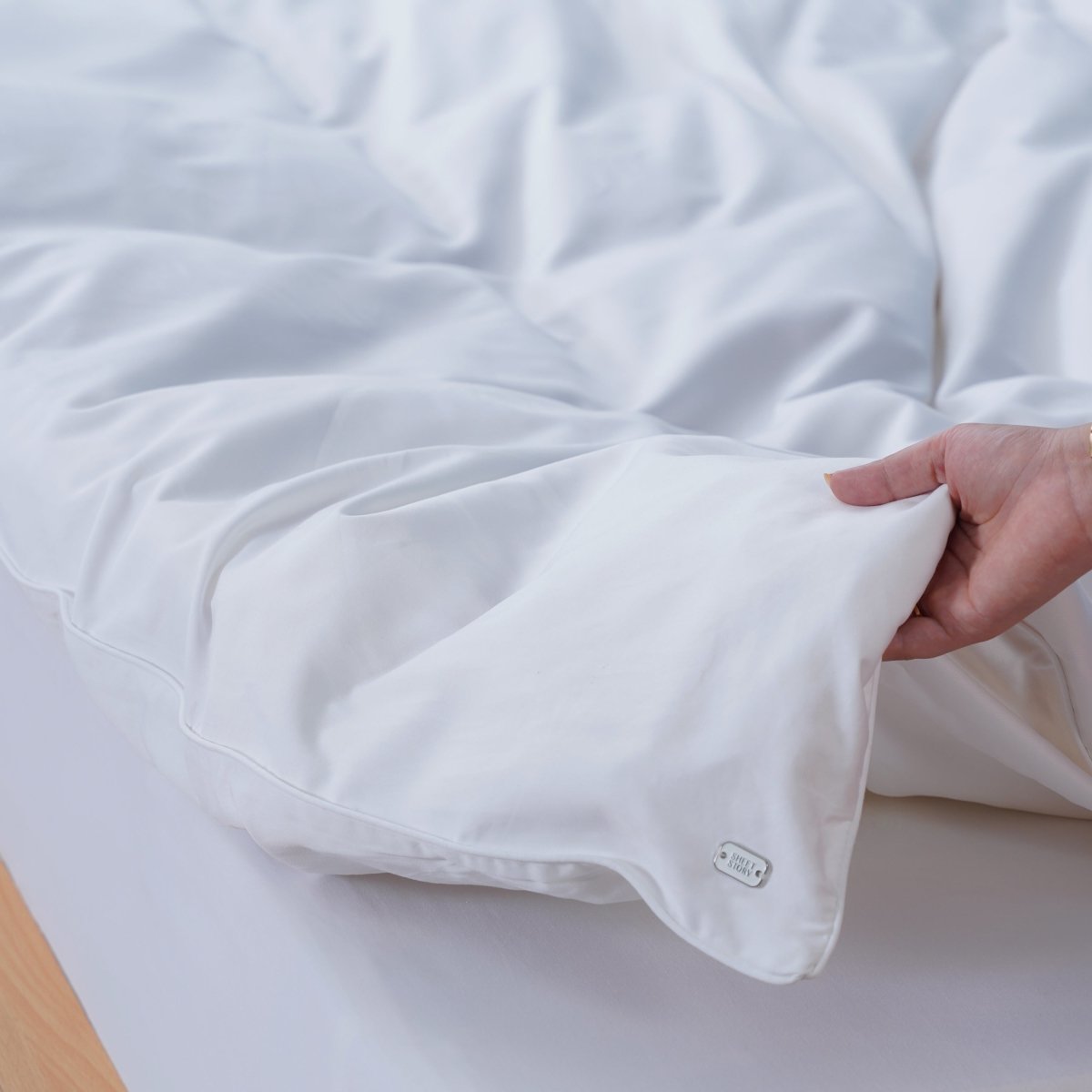 Ackly Bamboo - White Duvet Cover, Fitted Sheet & Pillowcases Set