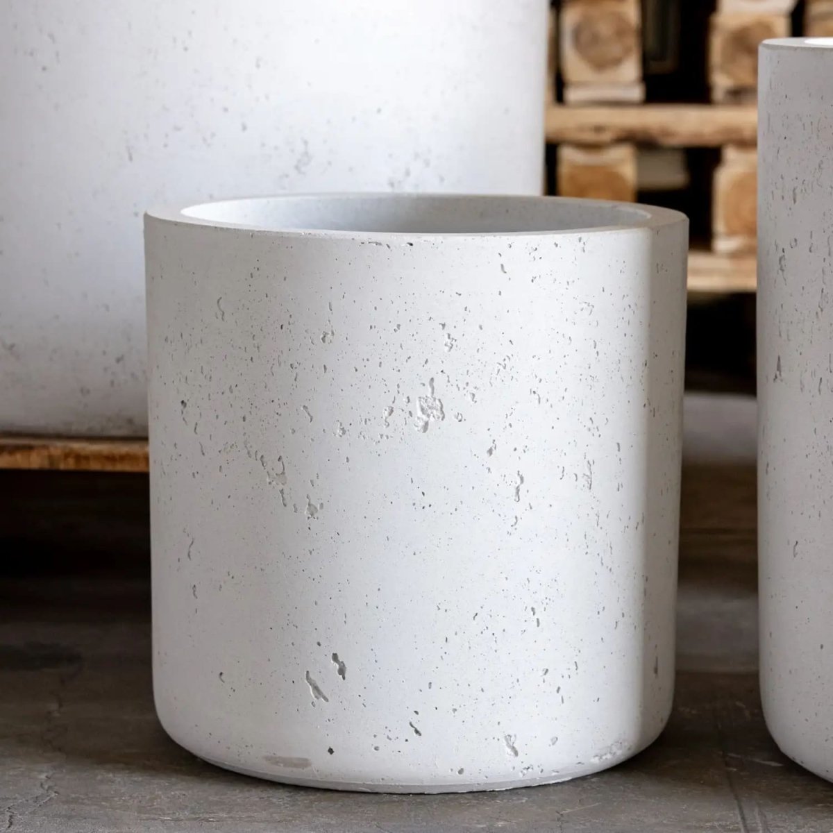 Aurella | White Mist – 70cm X Large Concrete Cylinder Planter – 199L Round Plant Pot - Zestio