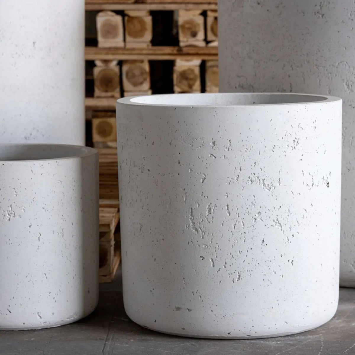 Aurella | White Mist – 70cm X Large Concrete Cylinder Planter – 199L Round Plant Pot - Zestio