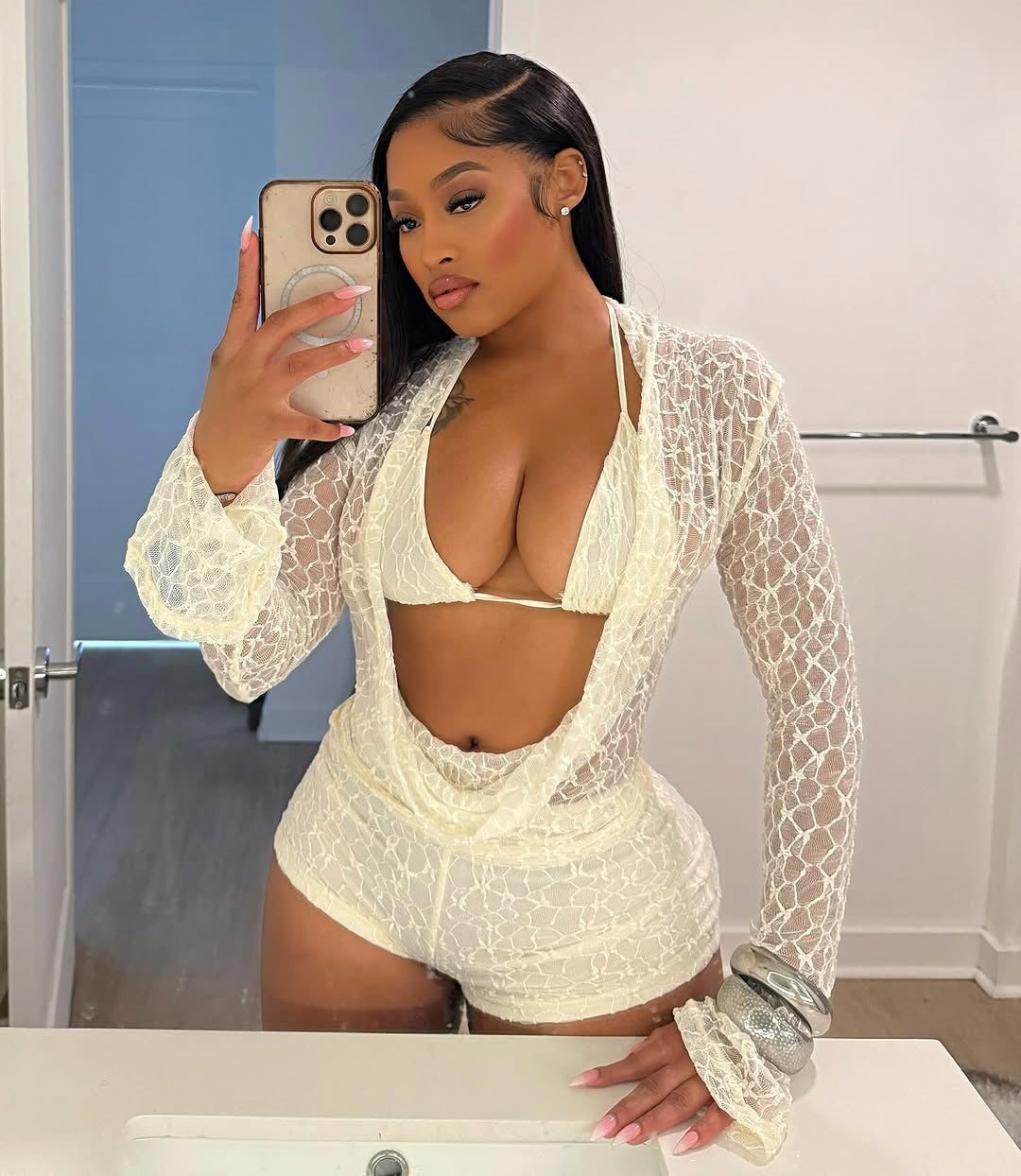 Women's Lace Hollow-out Halter Neck Camisole And Slim-fit Shorts Three-piece Set
