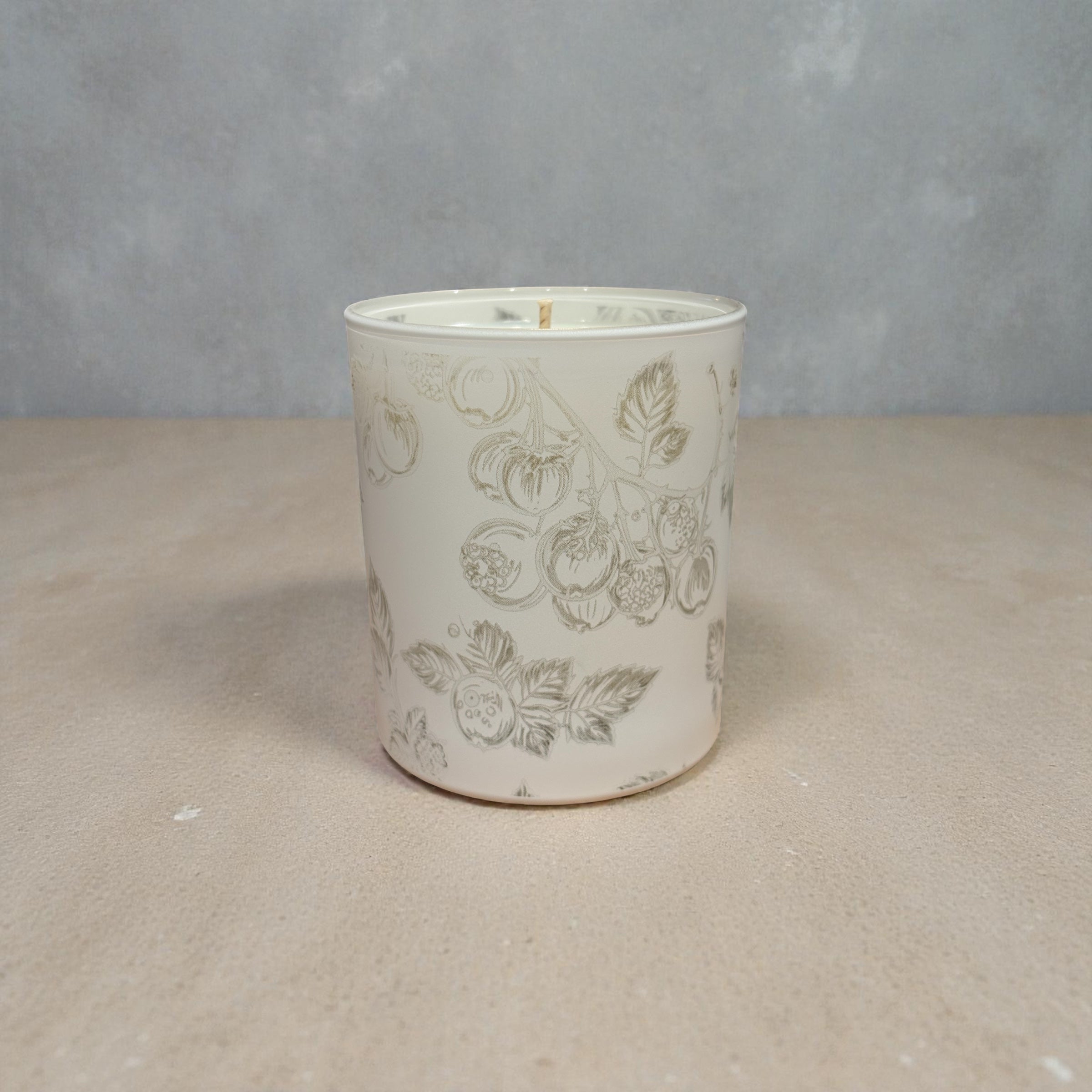 Blackcurrant & Truffle – Luxury Soy Candle (30cl)
