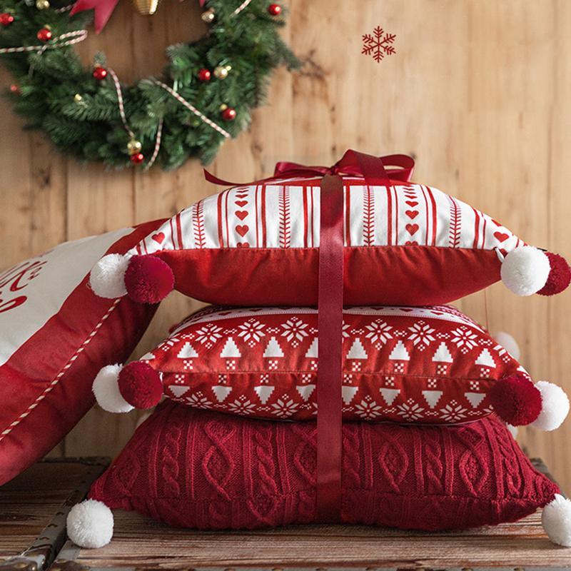 CH12 Set Of Four Cushions, Christmas Pattern