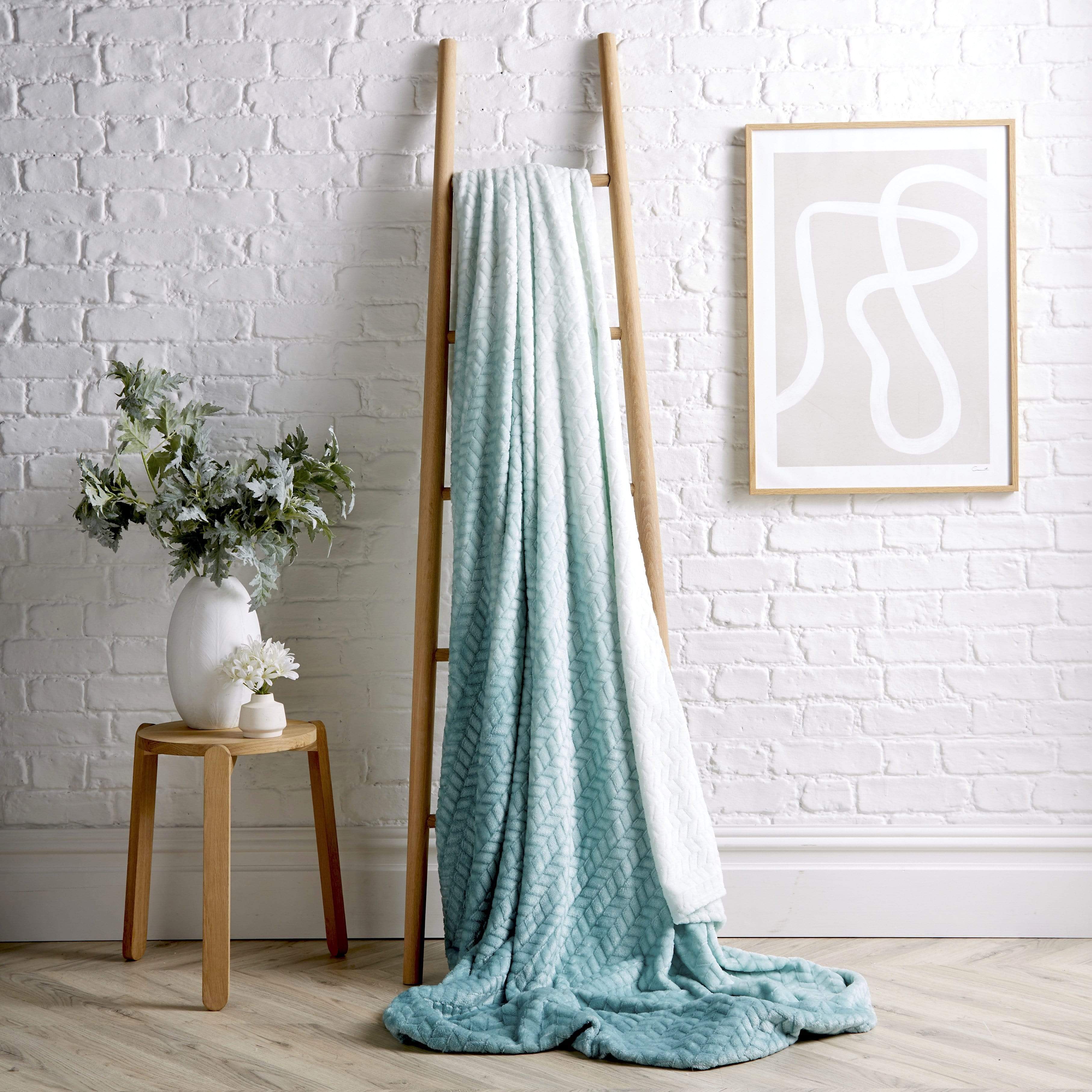 OLIVIA ROCCO Chevron Ombre Throw Blanket Oversized Chunky Soft Fleece for Sofa or Bed All-Season Comfort in Calming Colours