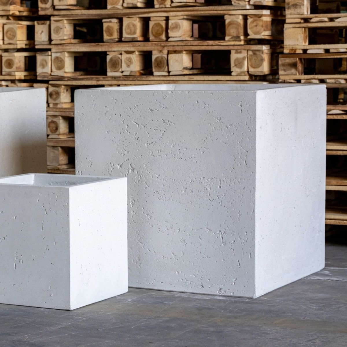 Cubrosa | White Mist – 40cm Medium Square Concrete Planter – 38L Outdoor Indoor Pot - Zestio