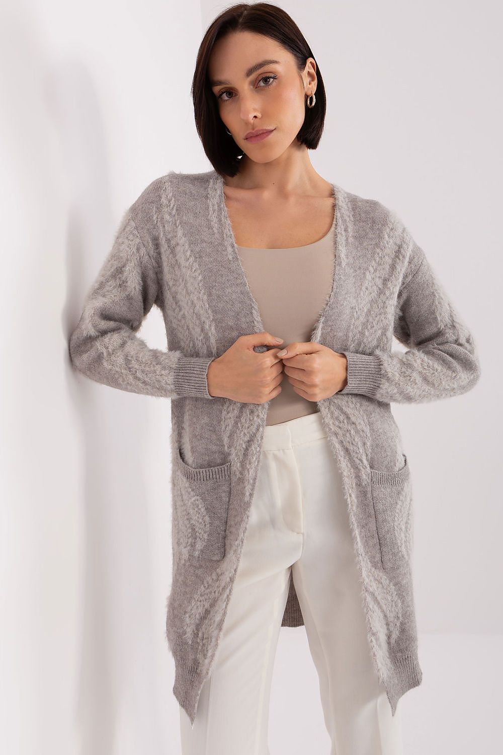 Luxurious Long Sleeve Bedspread Cardigan with Pockets in Variegated Fabric for Everyday Comfort