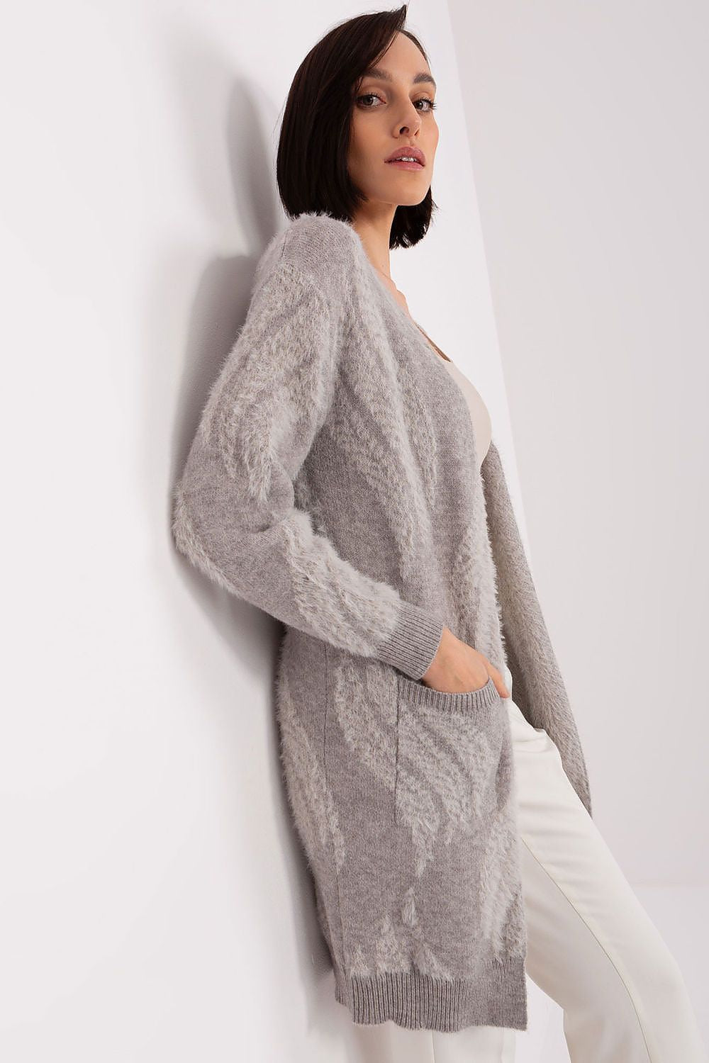 Luxurious Long Sleeve Bedspread Cardigan with Pockets in Variegated Fabric for Everyday Comfort