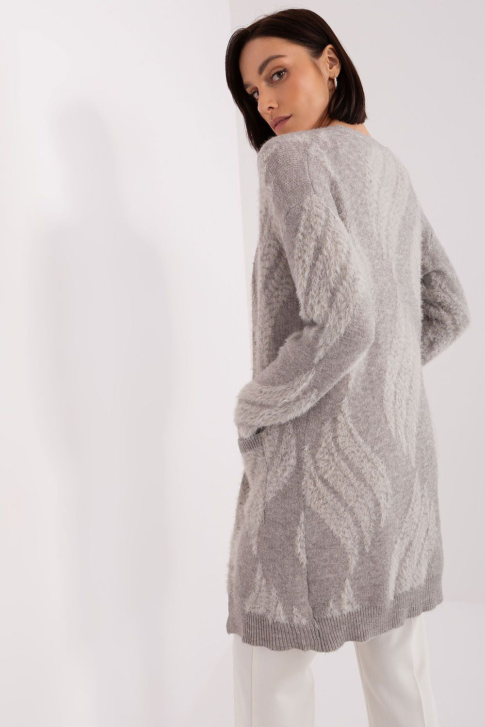 Luxurious Long Sleeve Bedspread Cardigan with Pockets in Variegated Fabric for Everyday Comfort