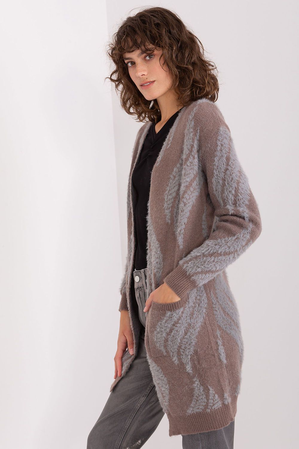 Luxurious Long Sleeve Bedspread Cardigan with Pockets in Variegated Fabric for Everyday Comfort