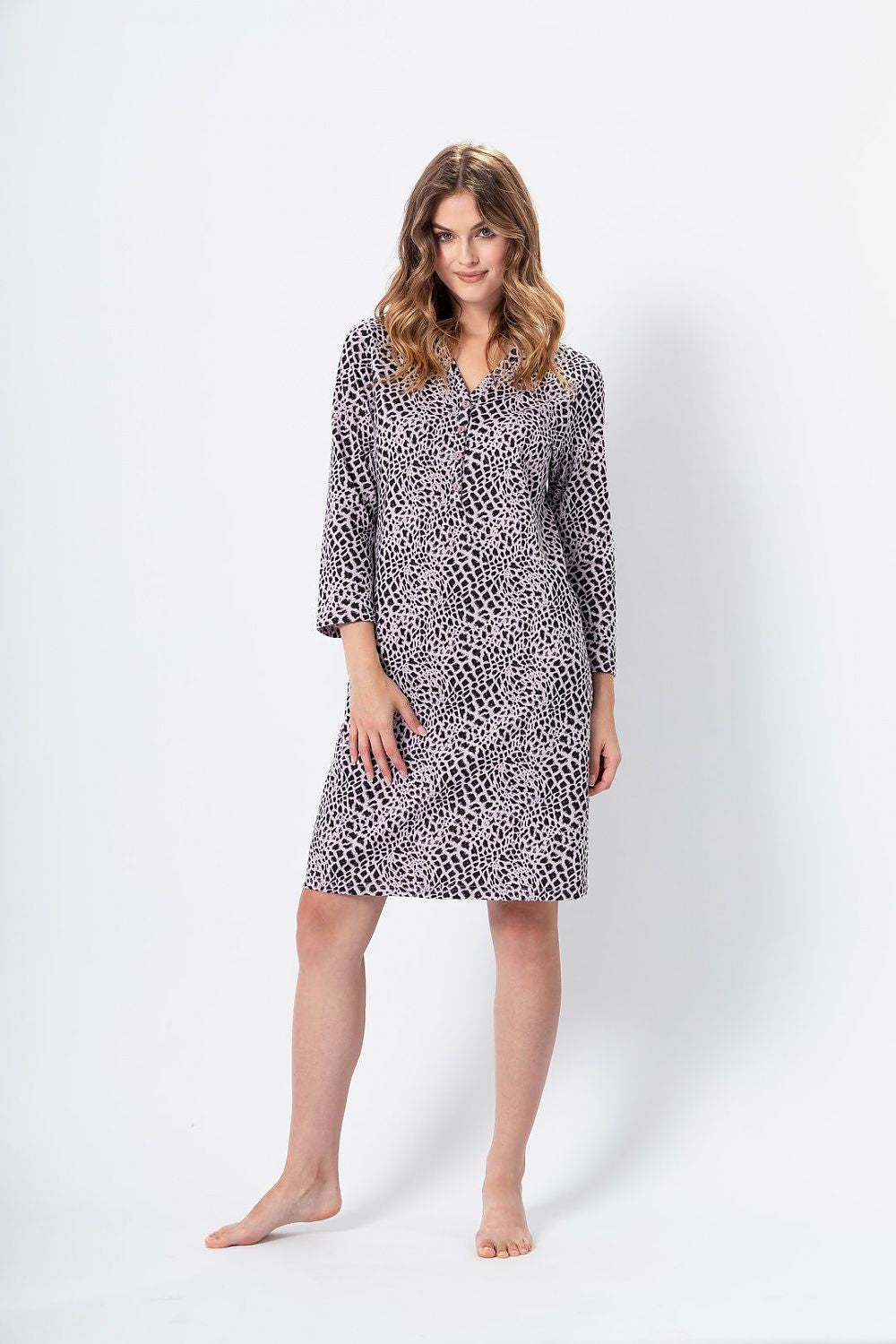 Ewa Women's Cotton Nightshirt with Leopard Print and 7/8 Sleeves in Lily and Black