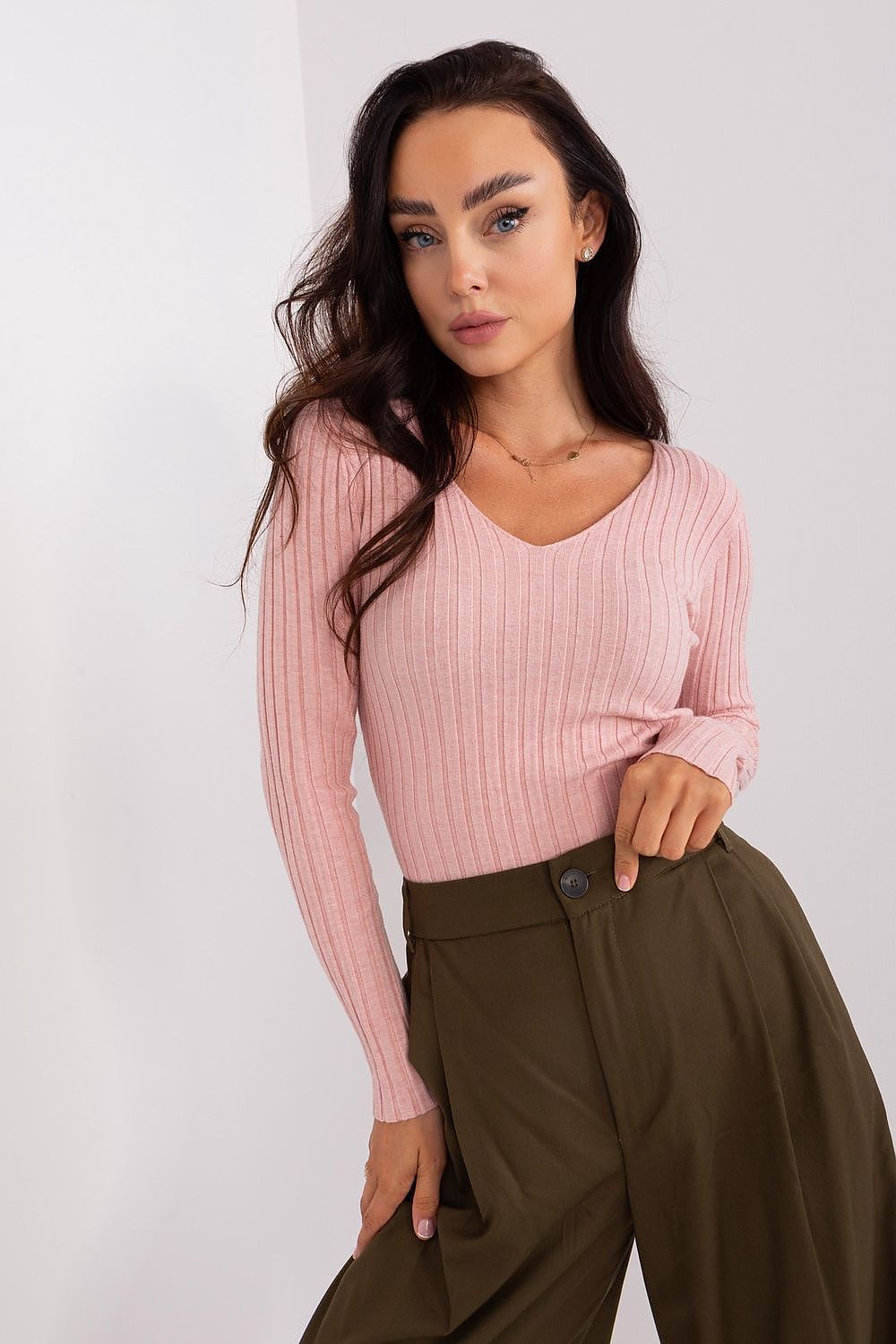 Luxury Ribbed Women's Viscose Sweater with V Neckline - Ideal for Casual Occasions