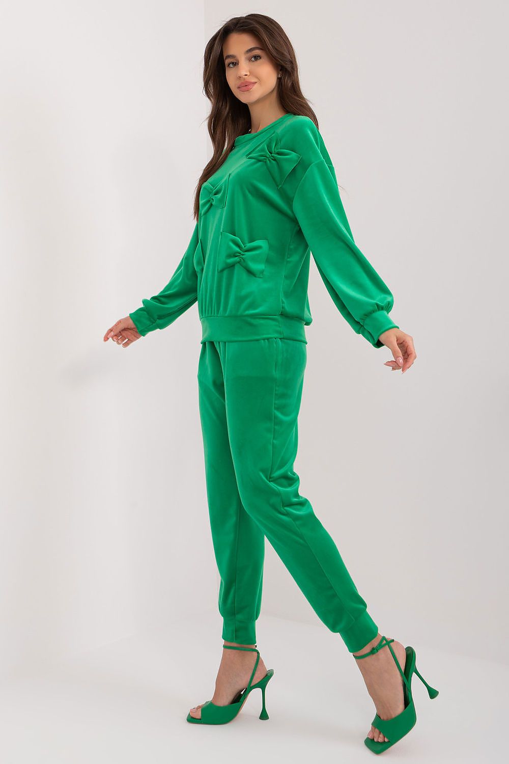 Elegant Italy Moda Velour Set with Decorative Bows – Luxurious Sweatshirt and Pants Combo