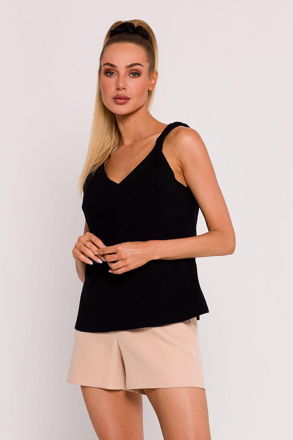 Elegant Knitted Blouse with Unique V-Neckline and Exquisite Back Cut Artistry by Moe