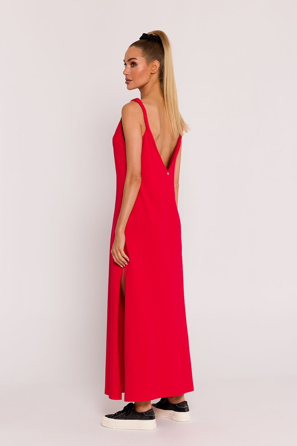 Moe Oversized Knit Dress with Twisted Shoulder Straps and Striking V-Neck Design