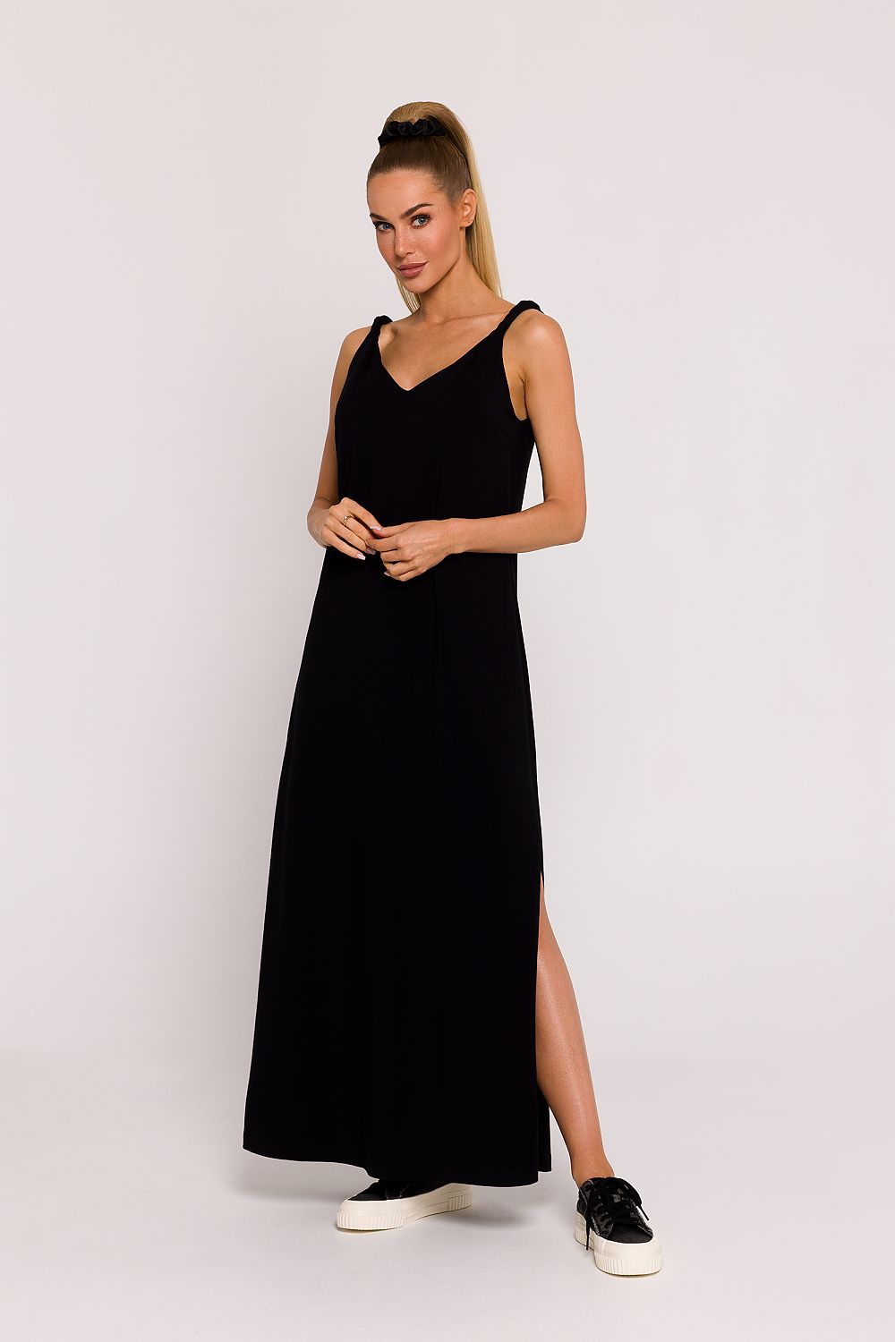 Moe Oversized Knit Dress with Twisted Shoulder Straps and Striking V-Neck Design