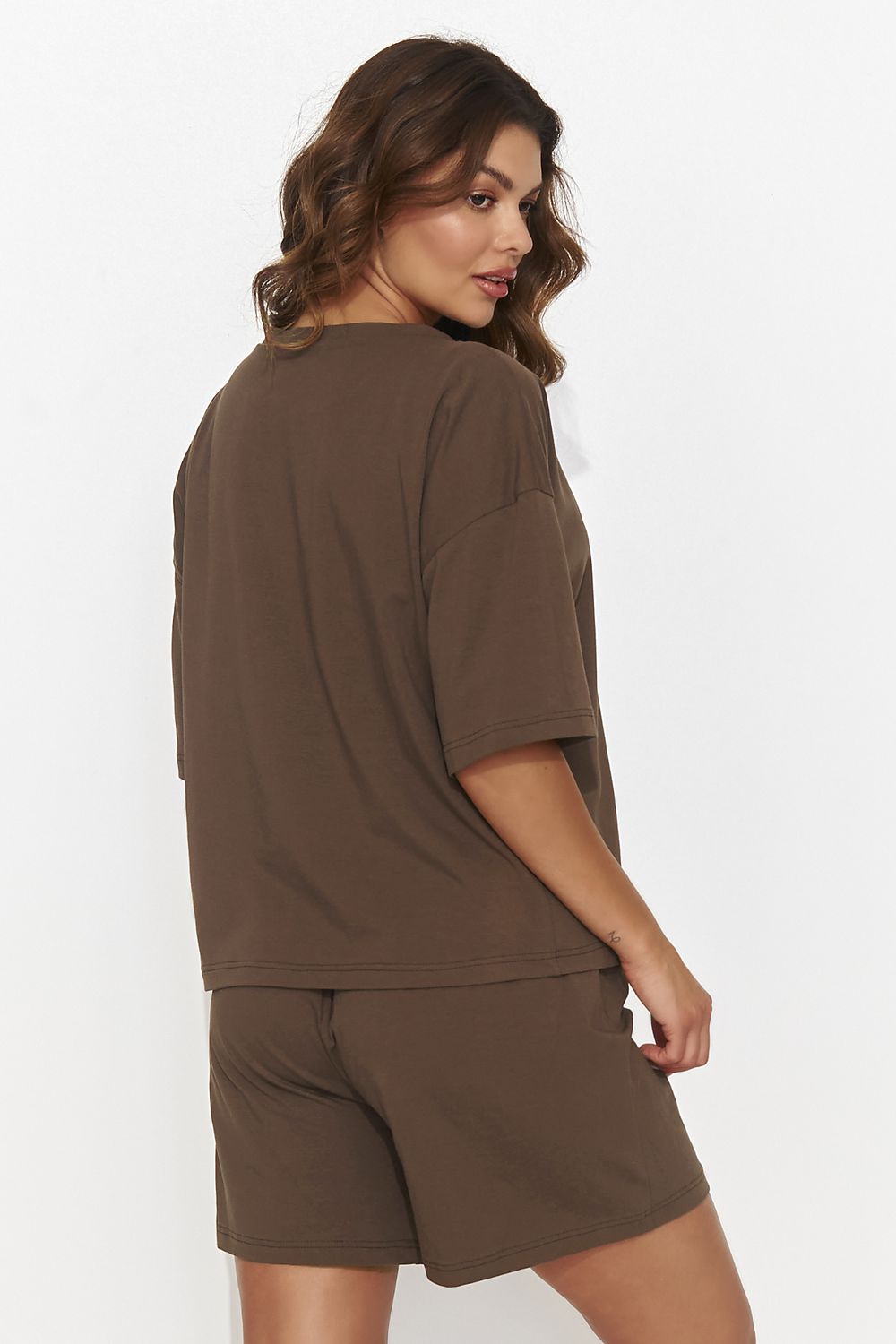 Numinou Women's Set: Elegant Heart Neckline Blouse & Loose Shorts, Perfect for Casual & Sporty Style