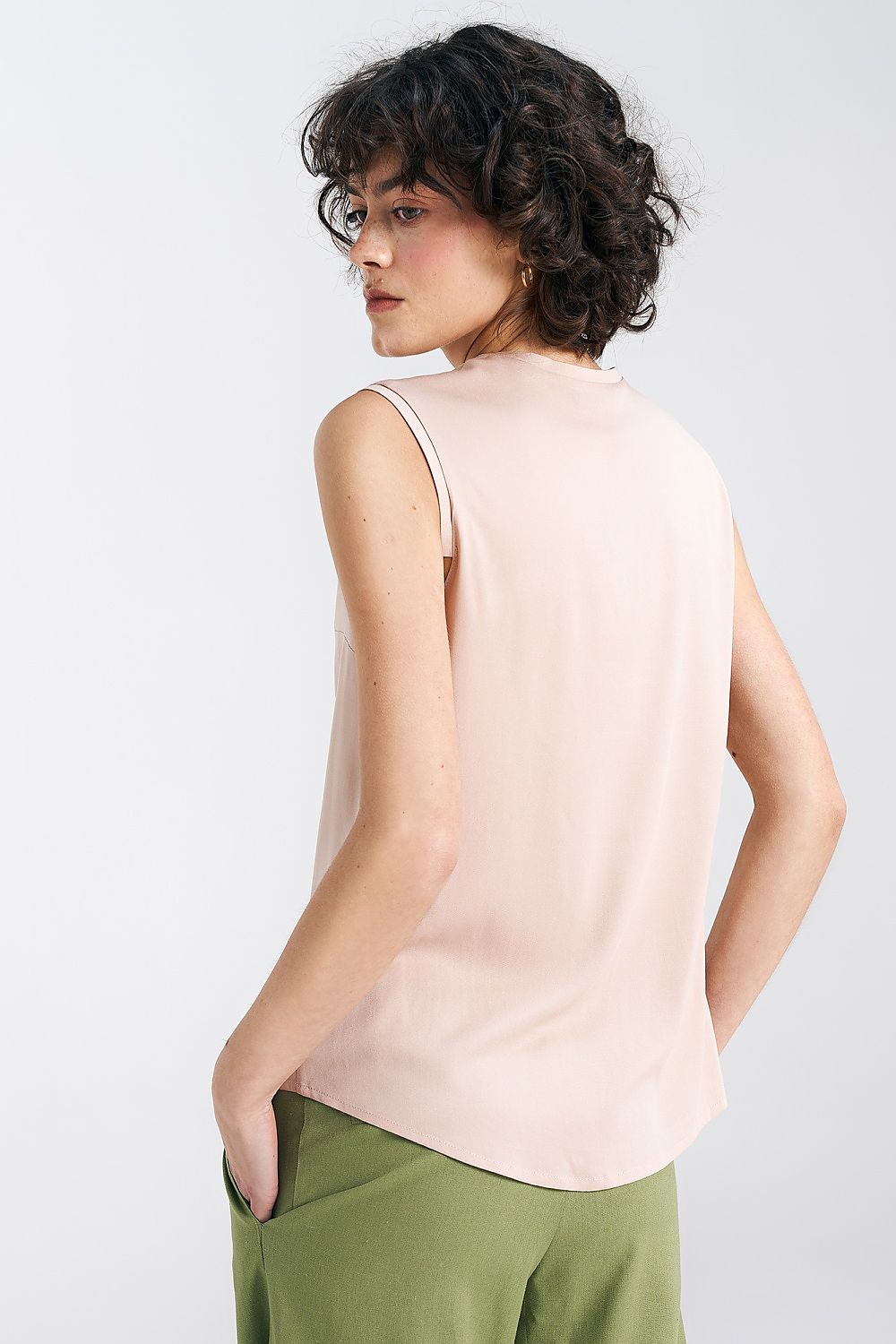 Elegant Plum Viscose Blouse With V-Neckline And Delicate Pleat Detail by Nife