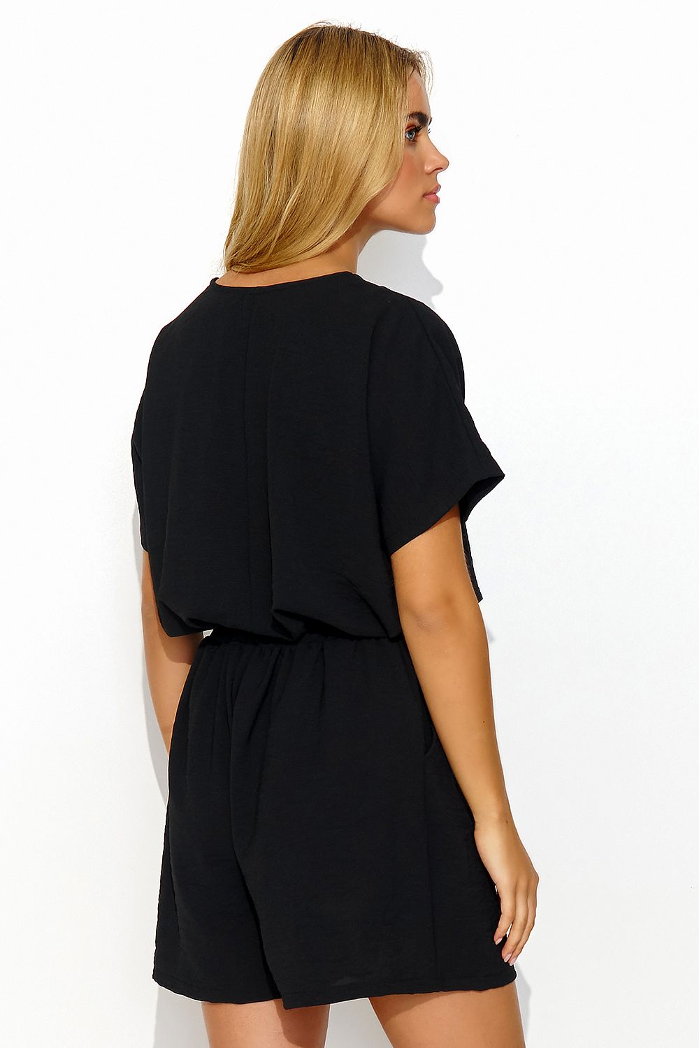 Makadamia Women's Casual Set - Elegant Blouse With Heart Neckline & Comfortable Shorts in 3 Colours