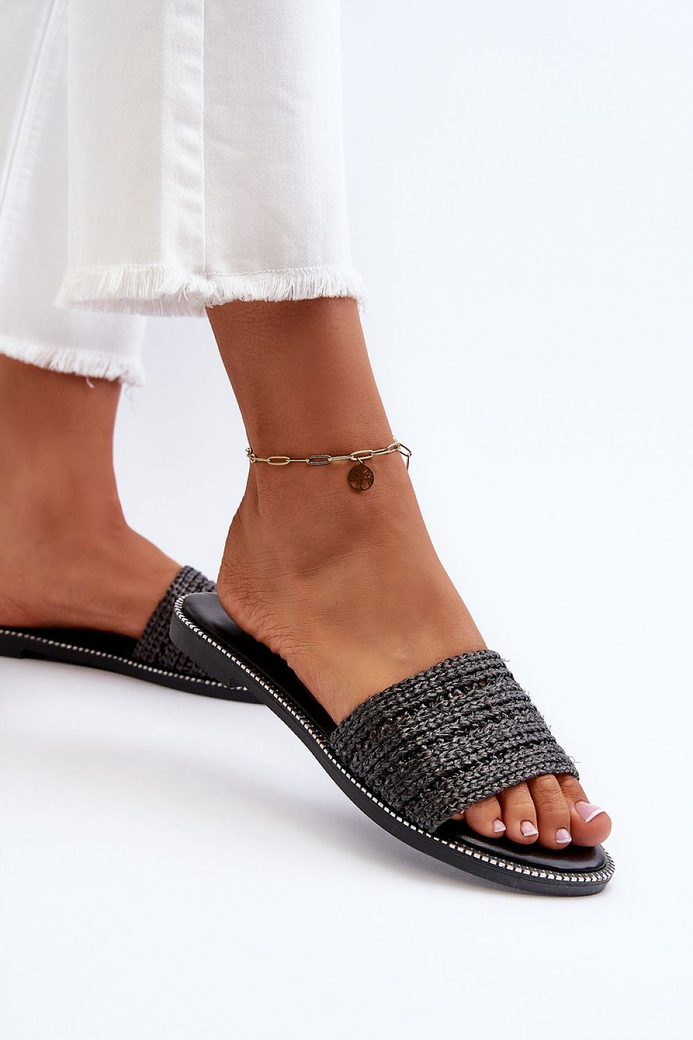 Classic Women's Braided Flip-Flops - Comfortable Summer Footwear in Stylish Design