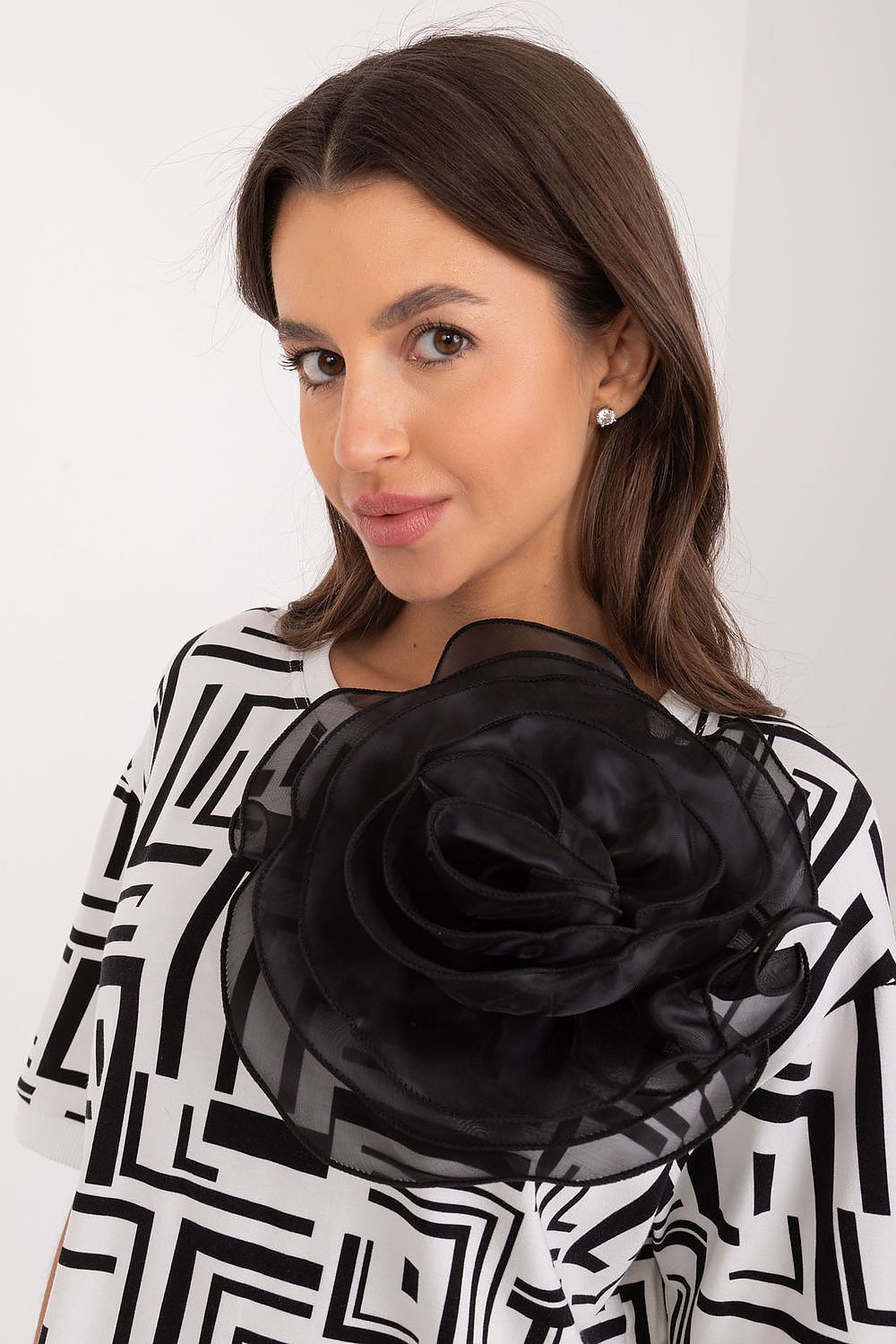 Elegant Viscose Blouse With Geometric Pattern And Fabric Flower Brooch for Modern Women