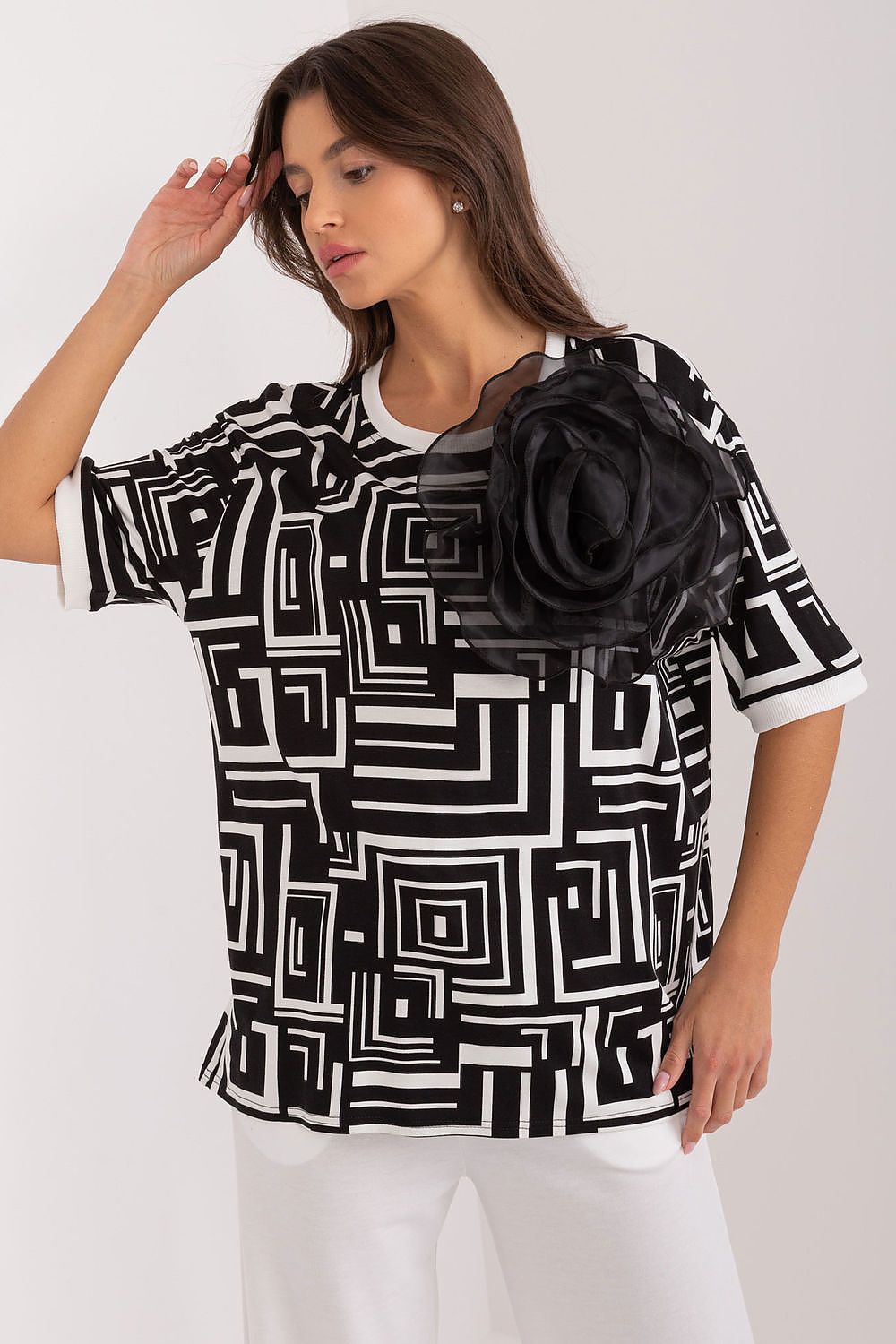 Elegant Viscose Blouse With Geometric Pattern And Fabric Flower Brooch for Modern Women