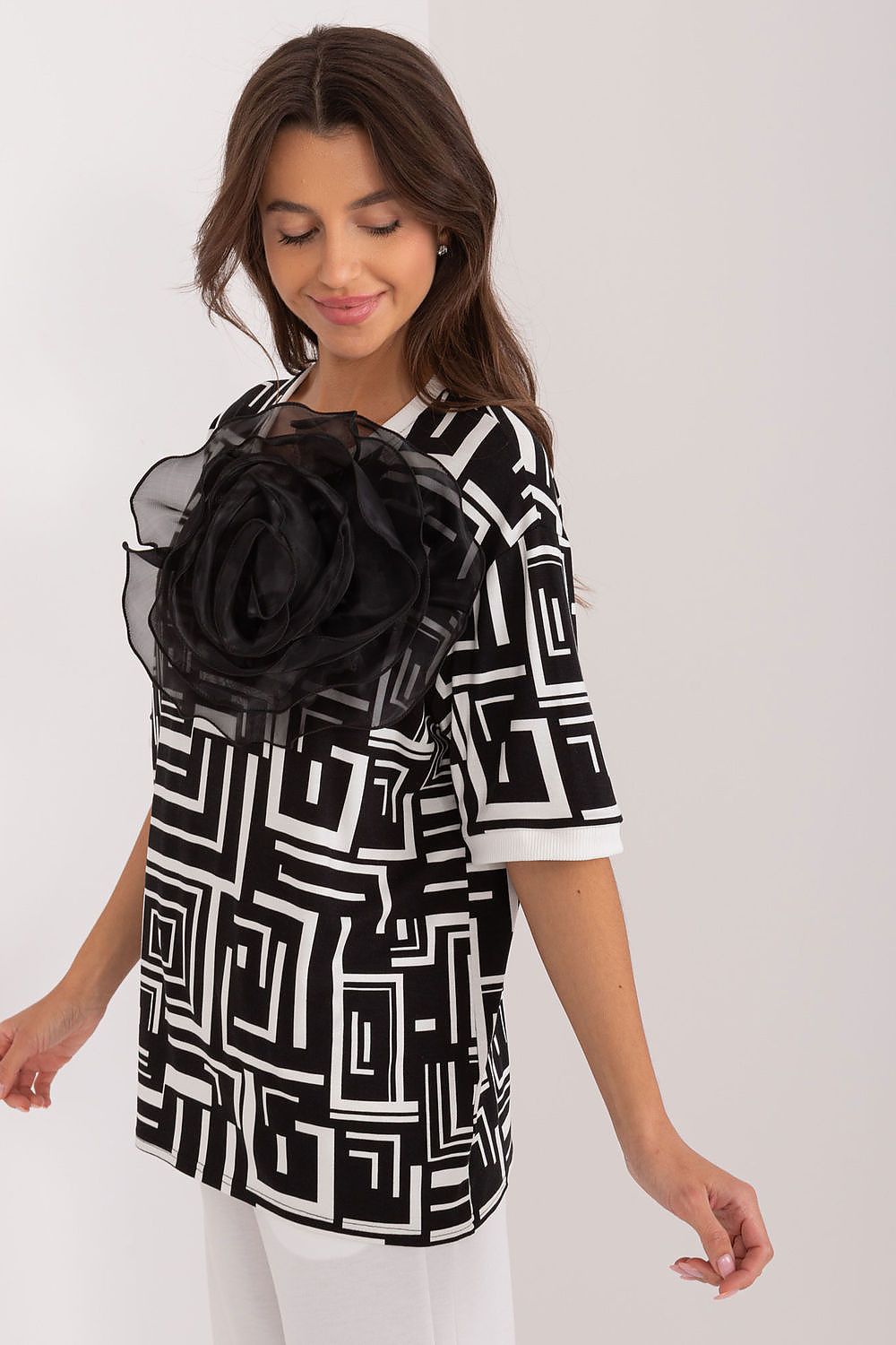 Elegant Viscose Blouse With Geometric Pattern And Fabric Flower Brooch for Modern Women
