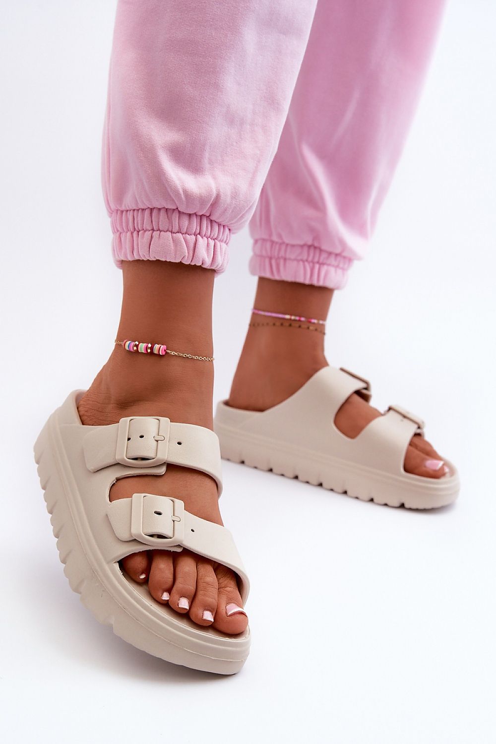 Stylish Women's Flip-Flops With 3.5Cm Platform Height And Adjustable Straps For Comfort