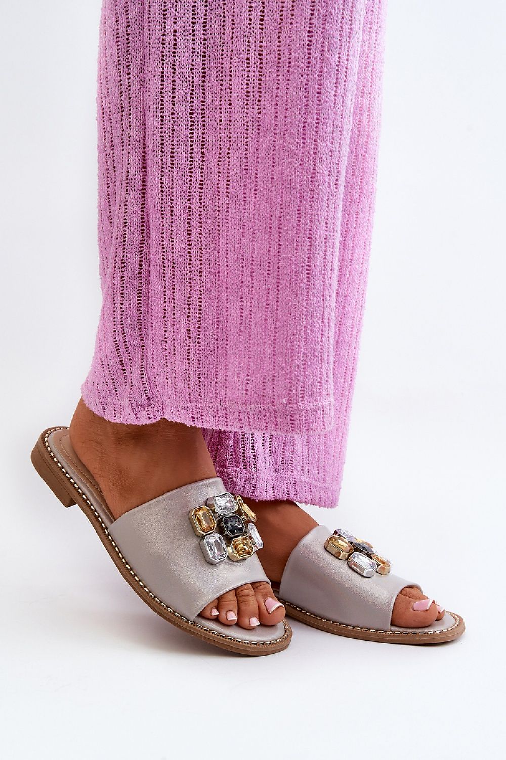 Elegant Women's Flip-Flops With Soft Leather Insole And Decorative Accents - Step In Style