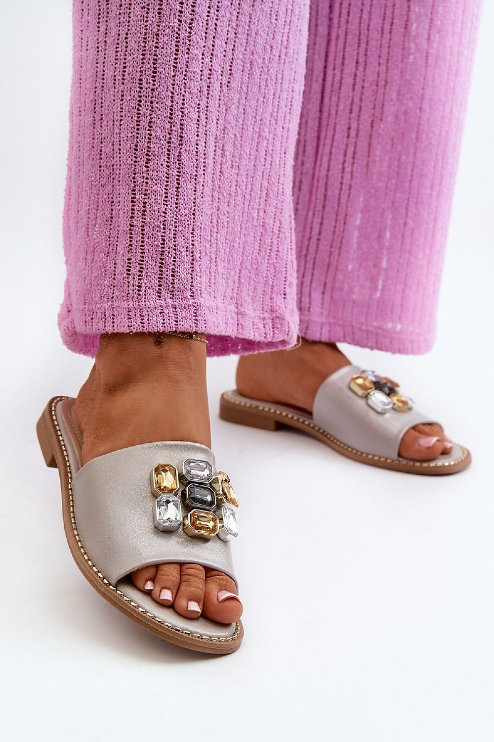Elegant Women's Flip-Flops With Soft Leather Insole And Decorative Accents - Step In Style