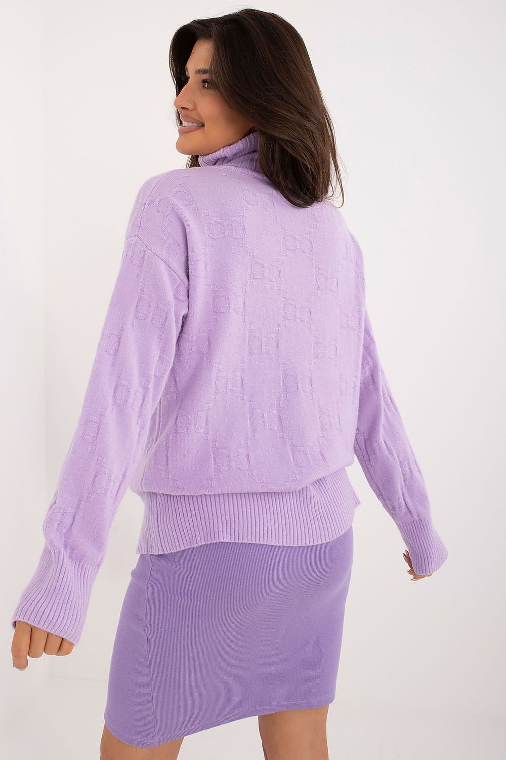 Elegant Long Sleeve Jumper with Decorative Cuffs and Distinctive Print - Classic Round Neck Sweater