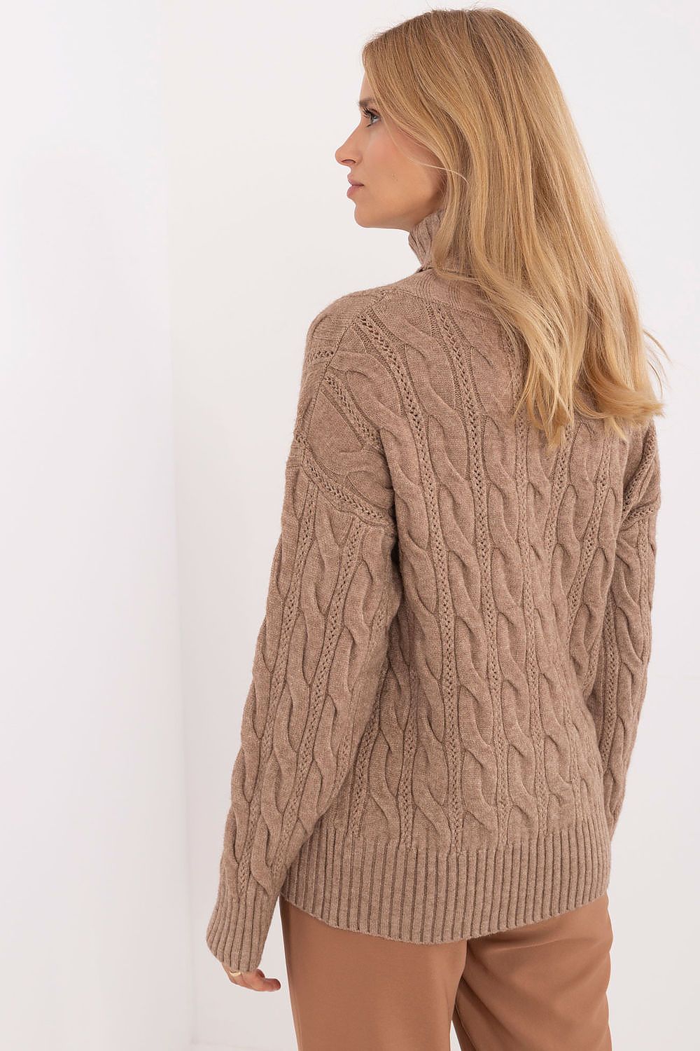 Luxurious Turtleneck Sweater for Women | Acrylic-Polyester Blend | Ideal for Cooler Days