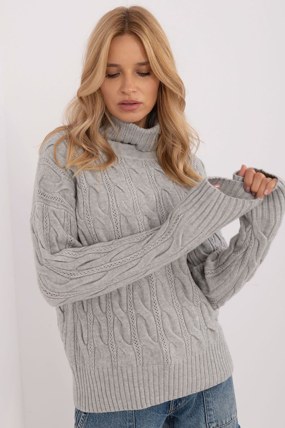 Luxurious Turtleneck Sweater for Women | Acrylic-Polyester Blend | Ideal for Cooler Days
