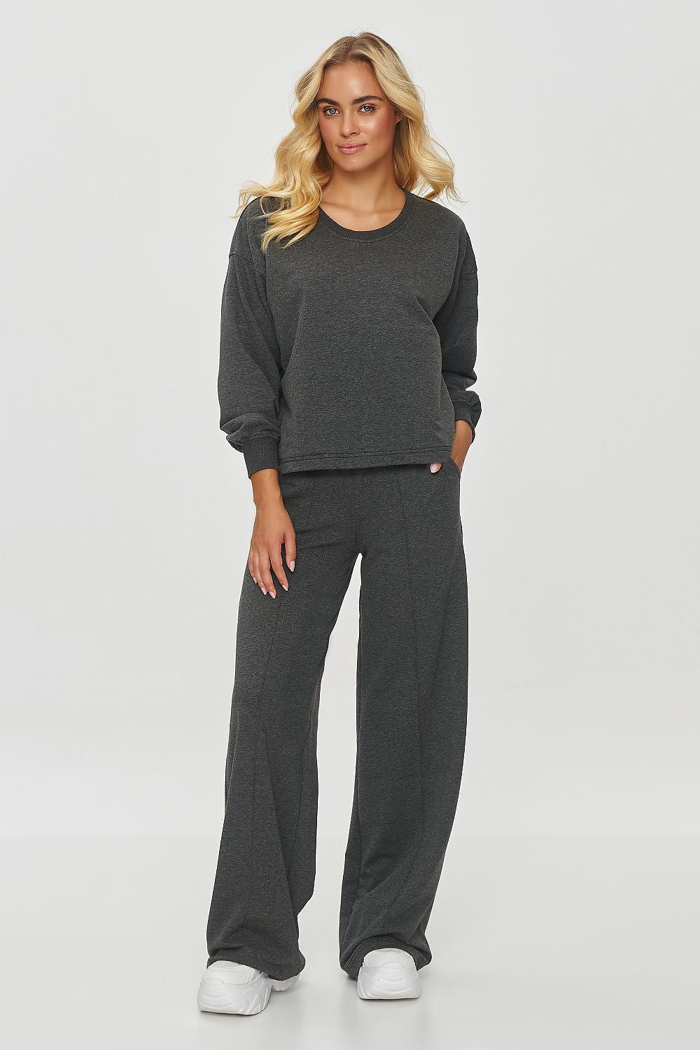 Luxury Makadamia Tracksuit Set - Comfortable Oversized Sweatshirt & Wide Leg Trousers