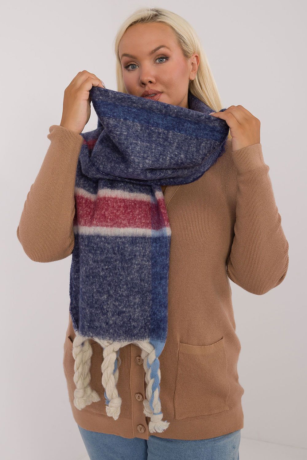 Elegant 180cm Long Check Pattern Polyester Scarf with Tassels for Winter Warmth