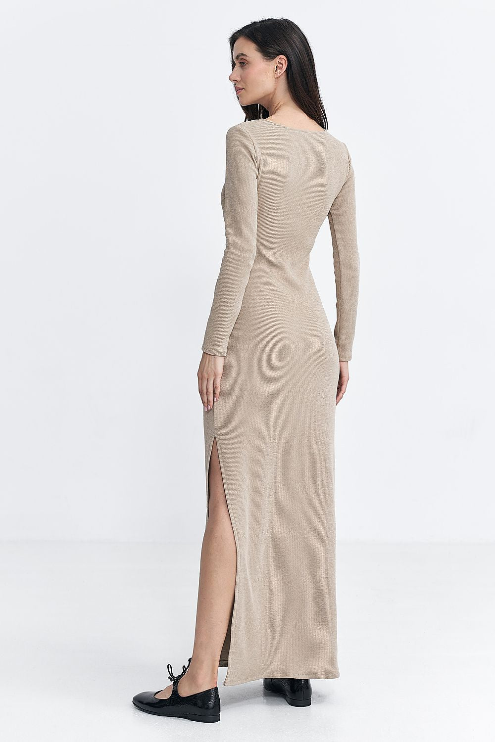 Elegant Fitted Fit-and-Flare Maxi Dress with Side Slit and Long Sleeves - Nife
