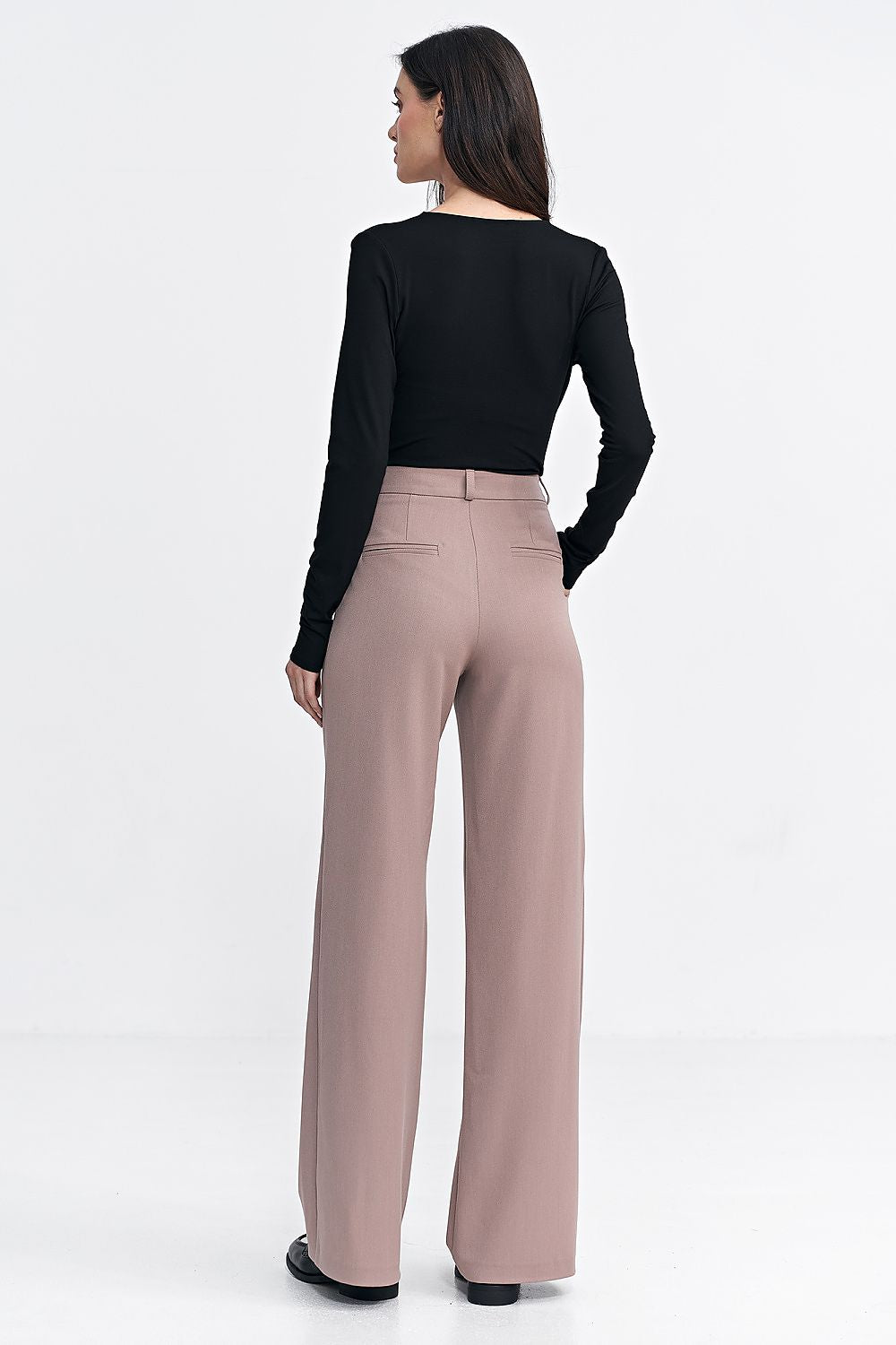 Elegant women's wide leg trousers with pleats and comfort...