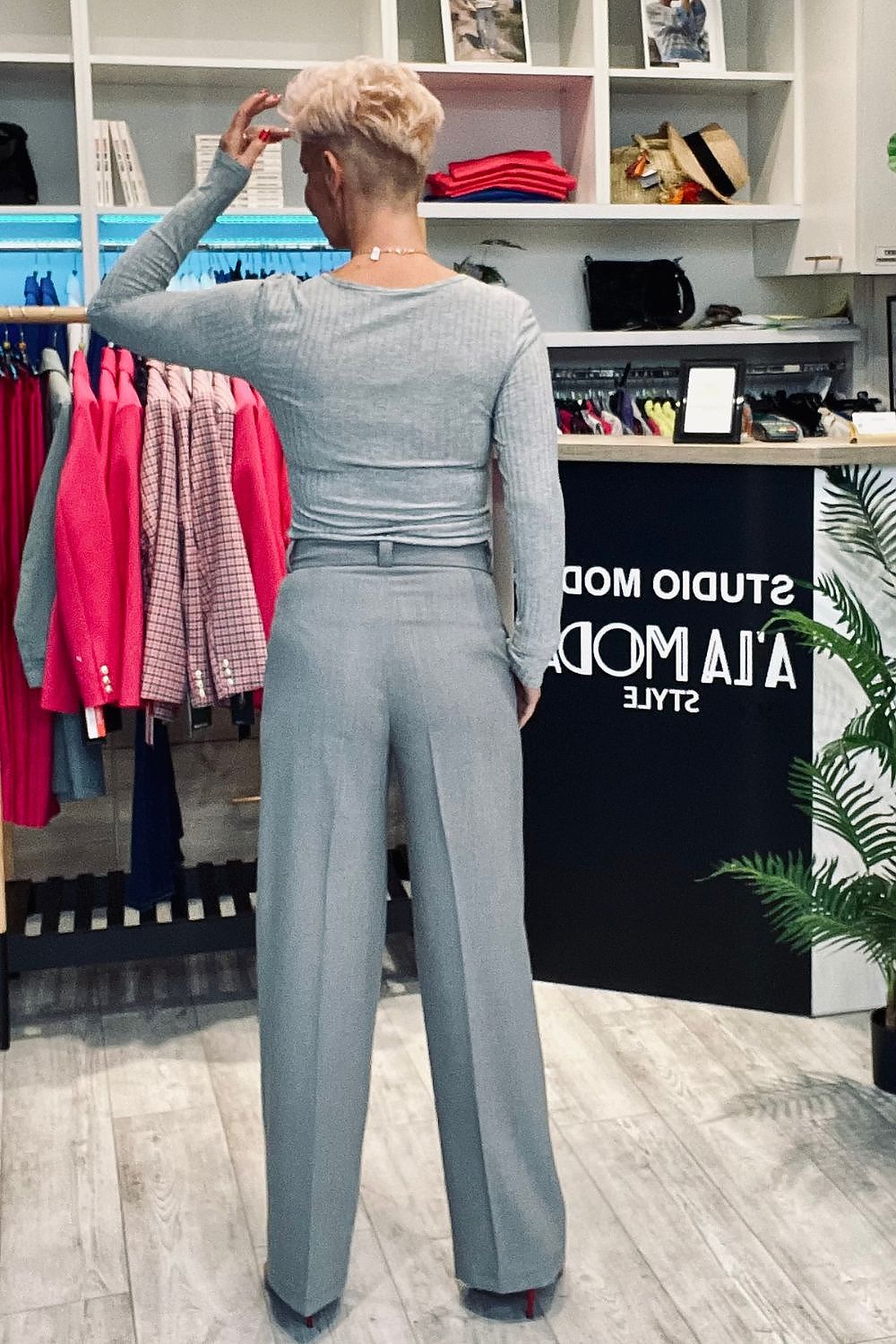 Elegant Women's Cabba Trousers with Canted Legs and Practical Slip Pockets